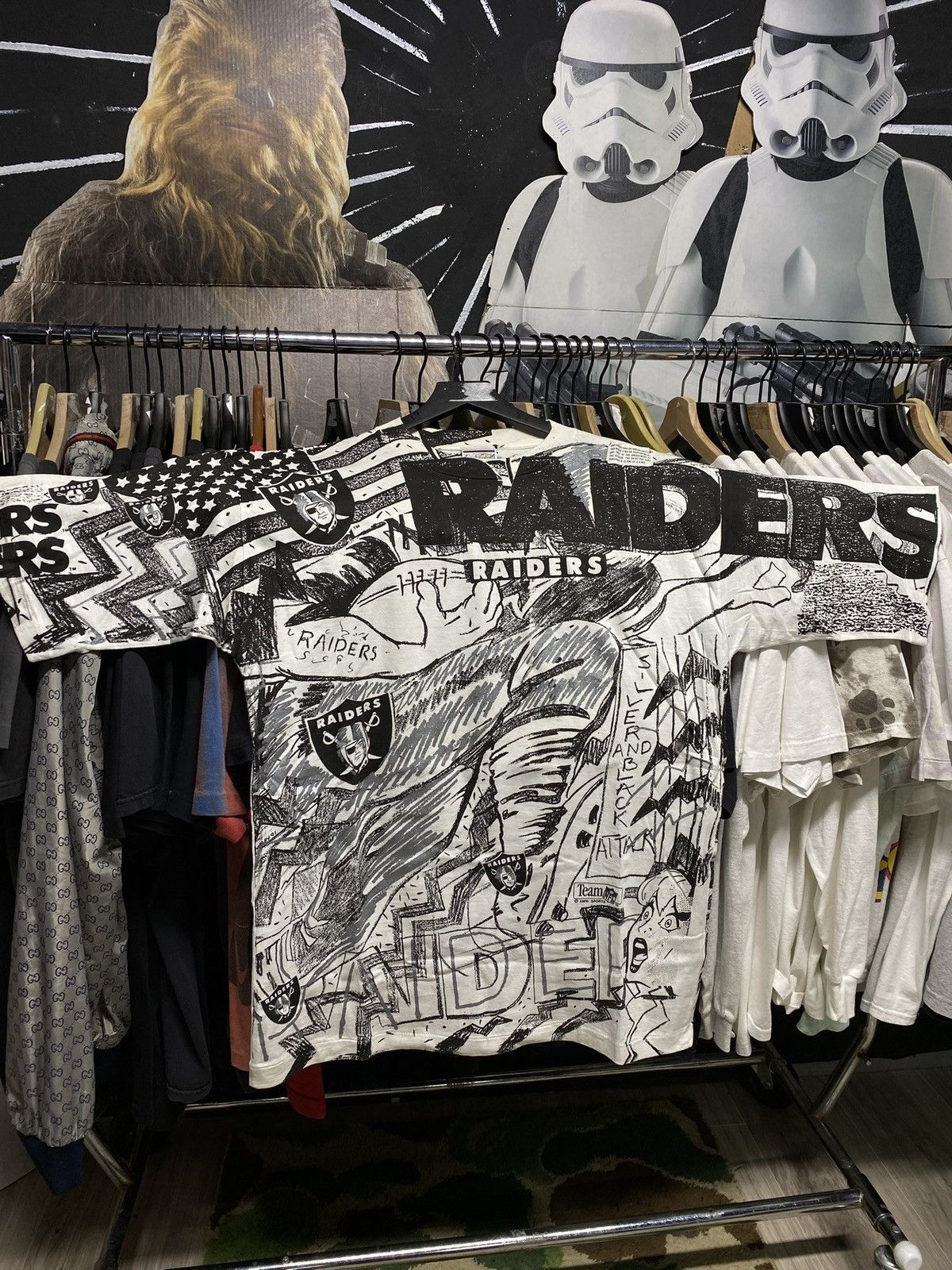 Vintage Vintage 90’s NFL Raiders T-Shirt Vtg Magic Johnson Tee XL Size US XL / EU 56 / 4 - 2 Thumbnail