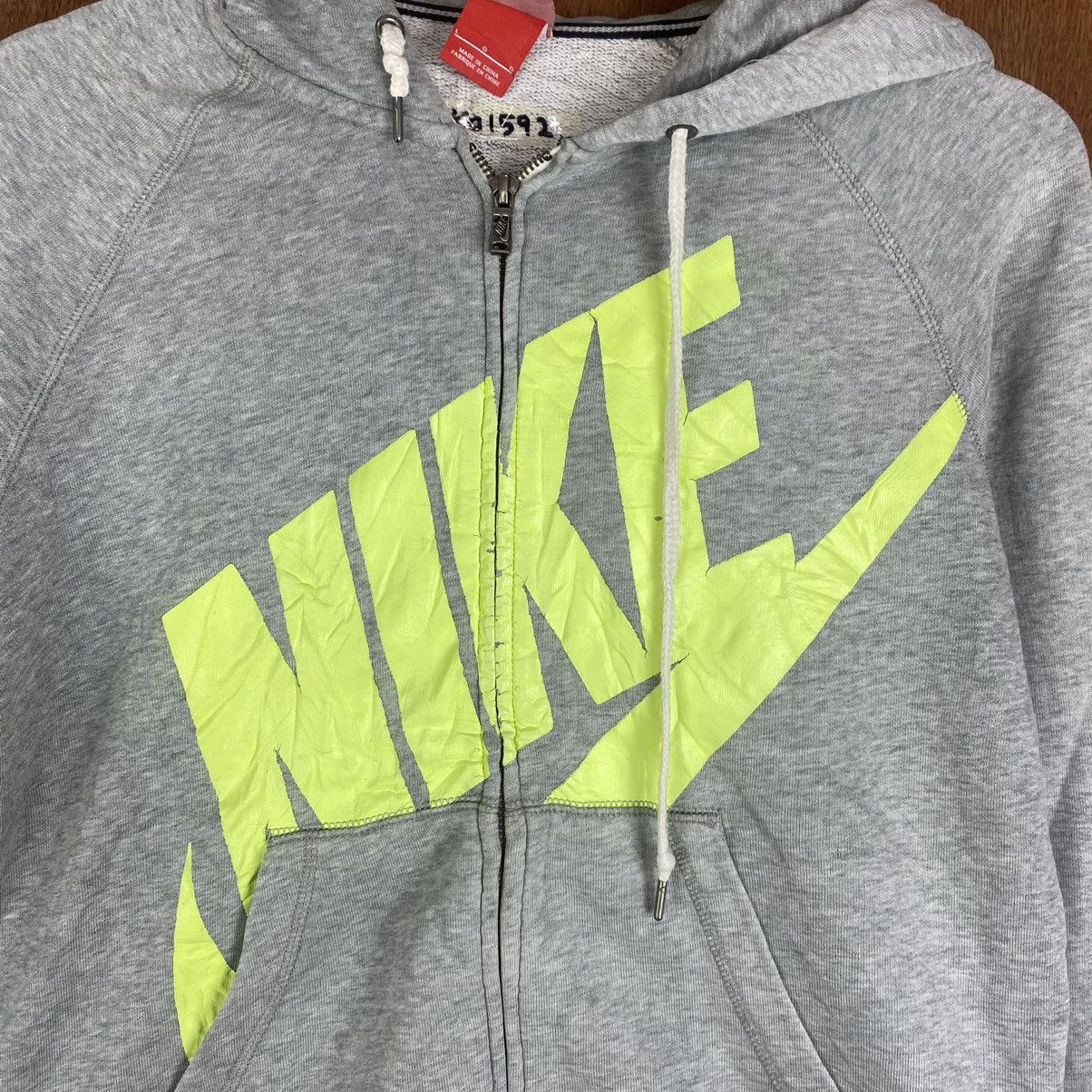 Nike × Vintage Nike Big Logo Front Sweatshirt Hoodie #K01592 Size US M / EU 48-50 / 2 - 10 Thumbnail