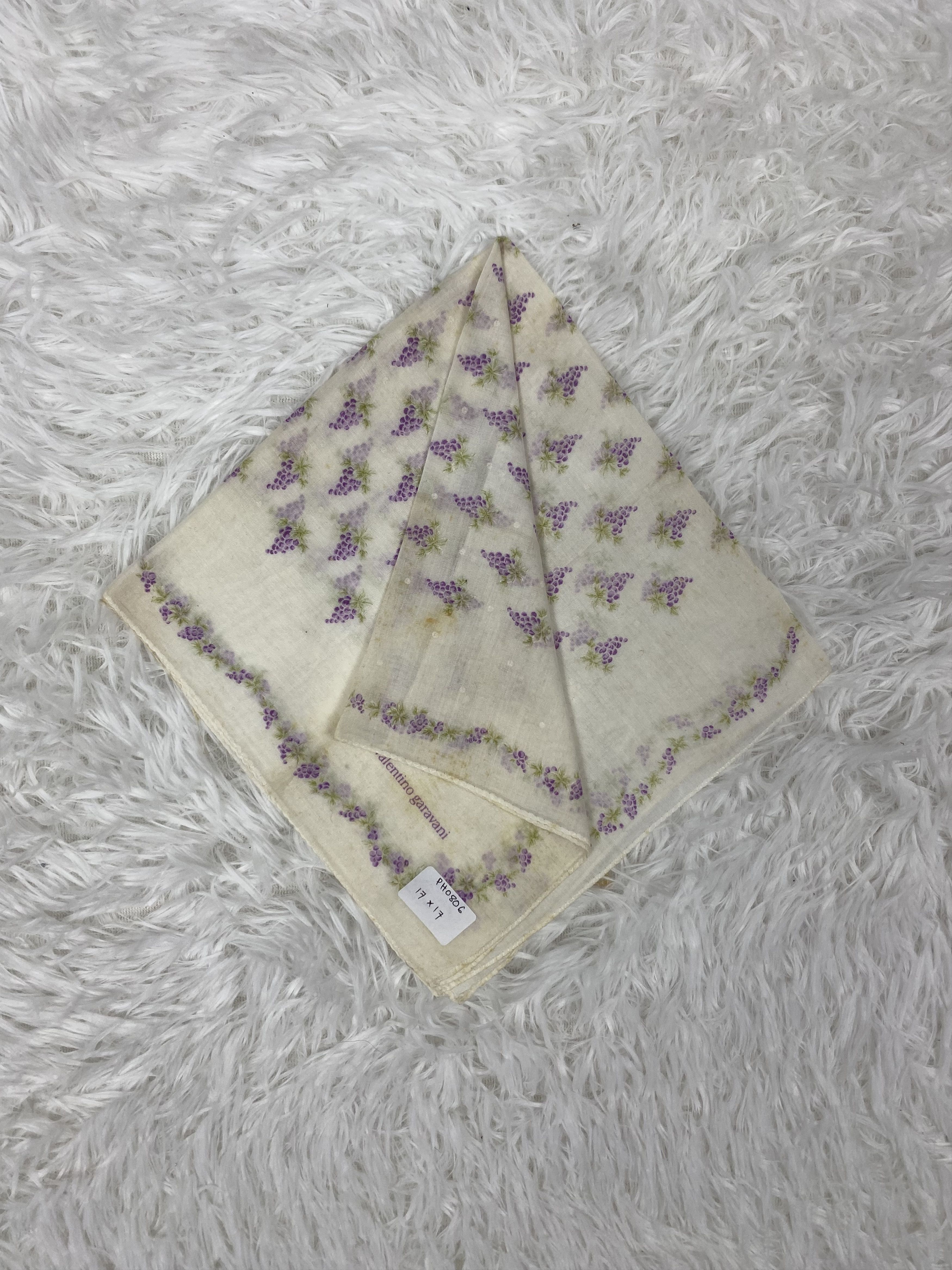 Valentino × Vintage Vintage Valentino Garavani Handkerchief Neckerchief PH0806 Size ONE SIZE - 1 Thumbnail