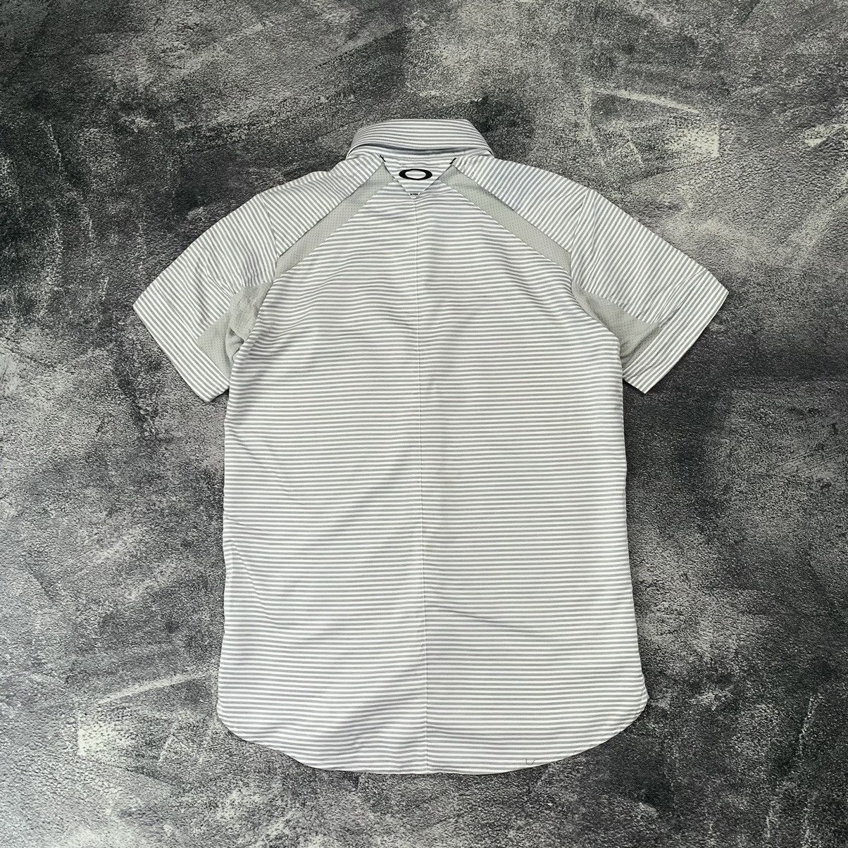 Oakley 🔥OAKLEY STRIPES HIDEN BUTTON SHIRT Size US M / EU 48-50 / 2 - 2 Thumbnail