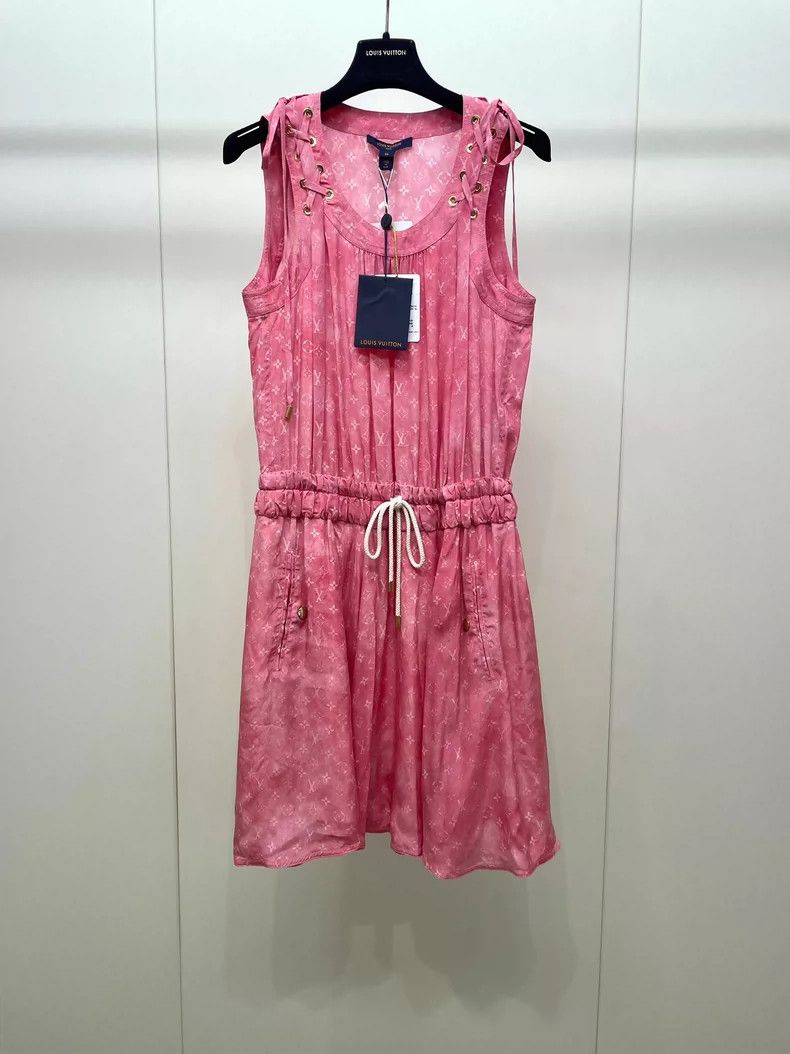 Louis Vuitton Louis Vuitton Silk Dress 2504-Nextarrow Size XS / US 0-2 / IT 36-38 - 1 Thumbnail