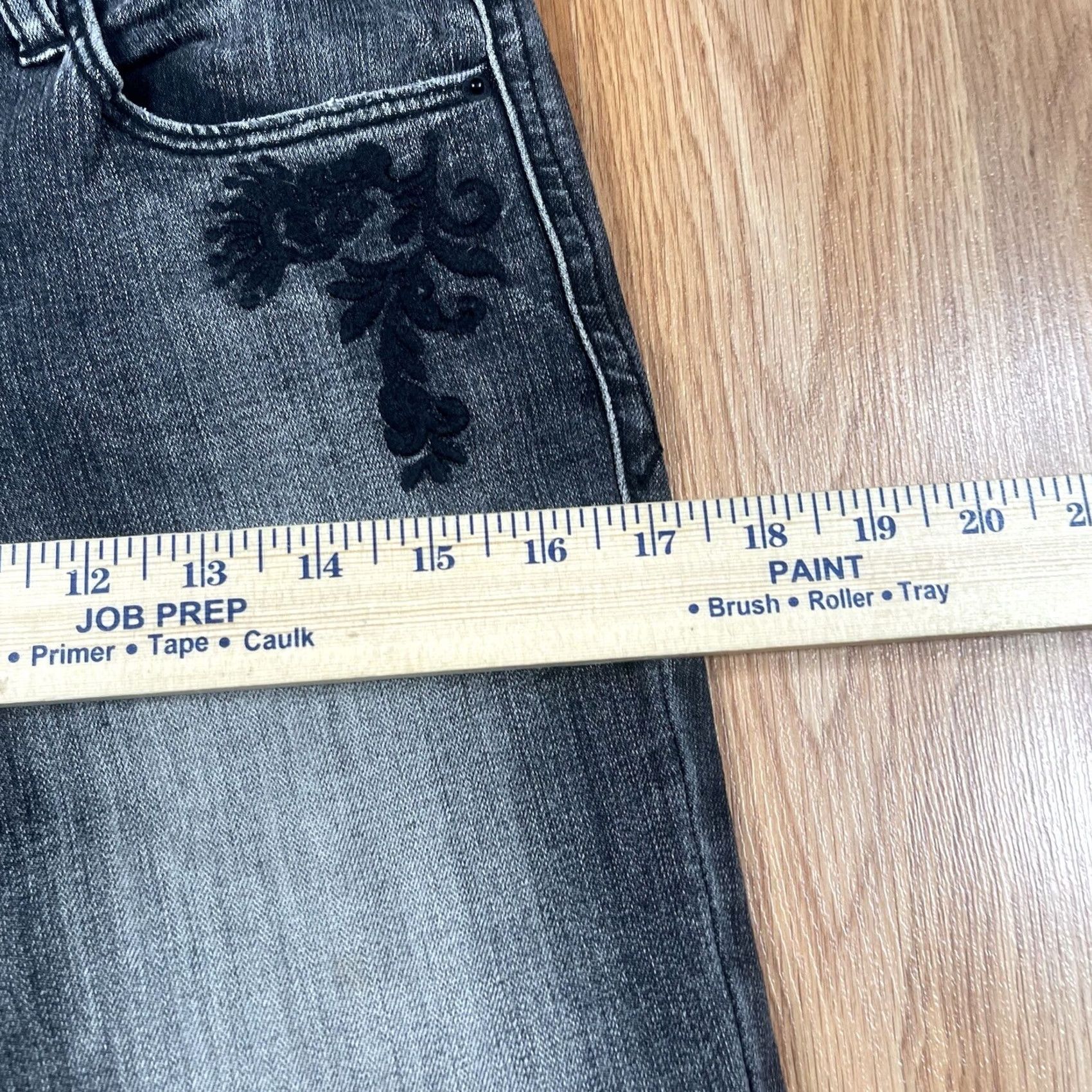 Vintage Kensie Jeans Women’s Skinny Black Denim Floral Embroidered Stretch Mid Rise Size 26" / US 2 / IT 38 - 6 Thumbnail