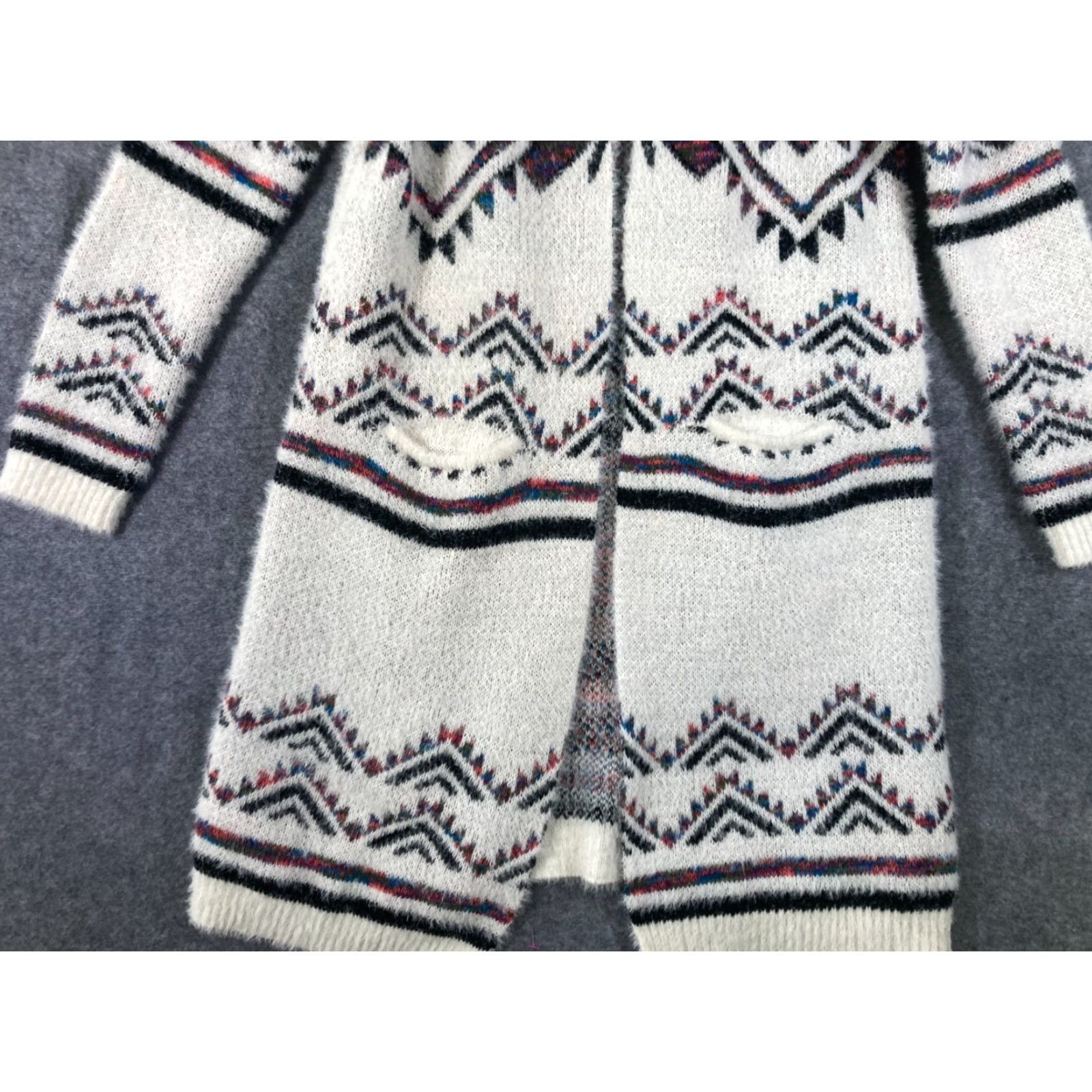 Vintage MM by My Michelle Western Cardigan Sweater Womens Large White Aztec Open Front Long Sleeve V-Neck Open Front Cardigan Western Aztec White Womens L Size L / US 10 / IT 46 - 4 Thumbnail