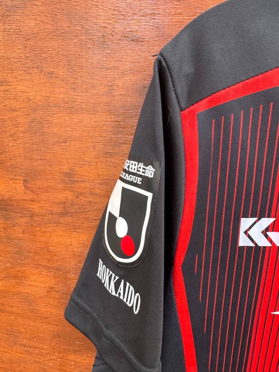 Mizuno Hokkaido Consadole 2023/2024 Home Mizuno Japan Football sz L Size US L / EU 52-54 / 3 - 4 Thumbnail