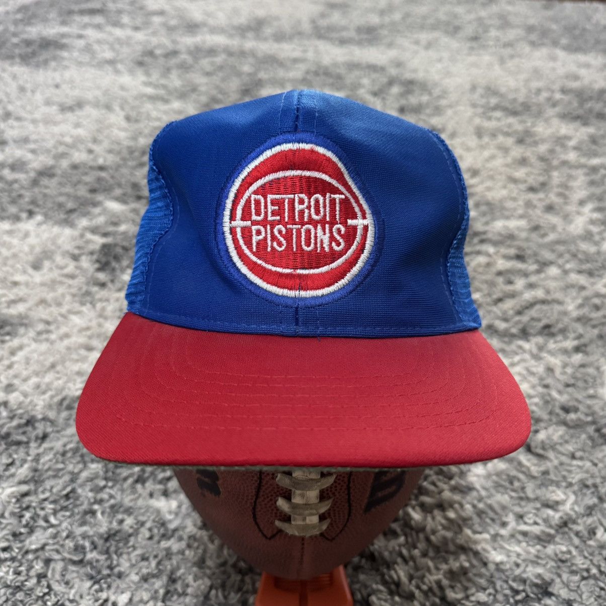 Vintage Vintage NBA Detroit Pistons Mesh Snapback Size ONE SIZE - 1 Thumbnail