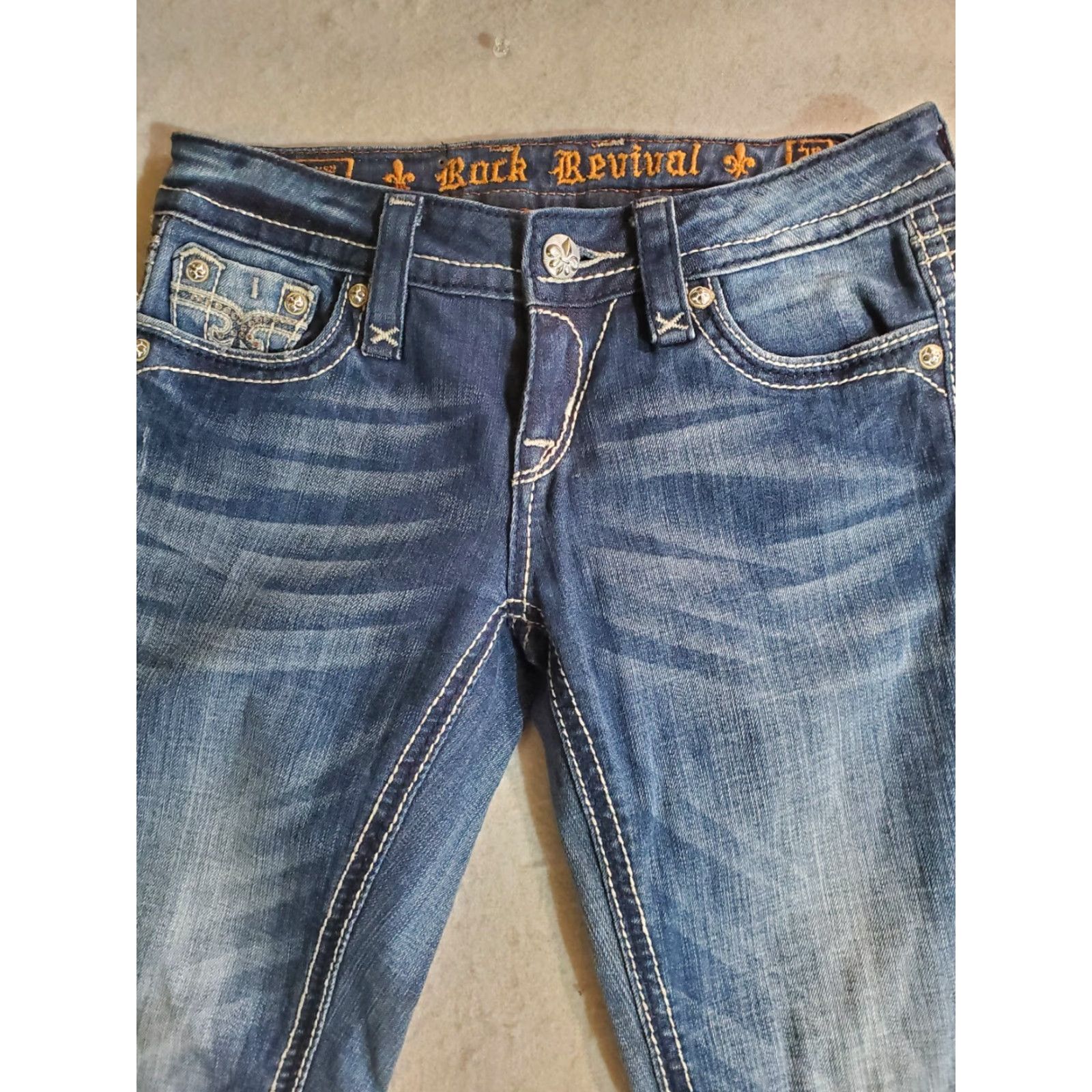 Vintage ROCK REVIVAL Jeans SORA CAPRI Embroidered Flap Sequin Stretch Womens Size 26x18 Dark Blue Size 26" / US 2 / IT 38 - 2 Thumbnail