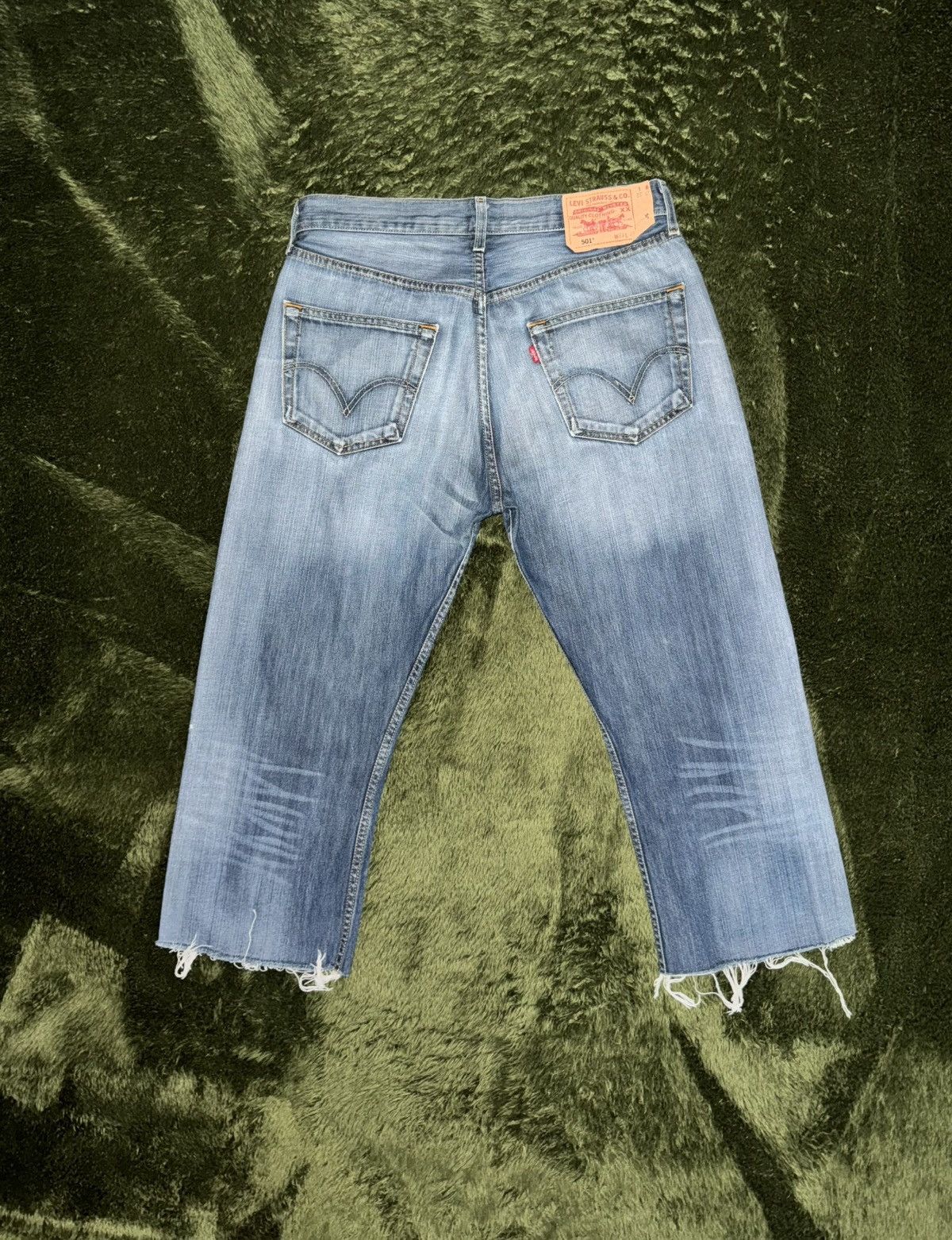 Levi's [W33/L32] Levi’s 501 Eu Release Cut-Off Vintage Wash Denim Size US 33 - 8 Thumbnail