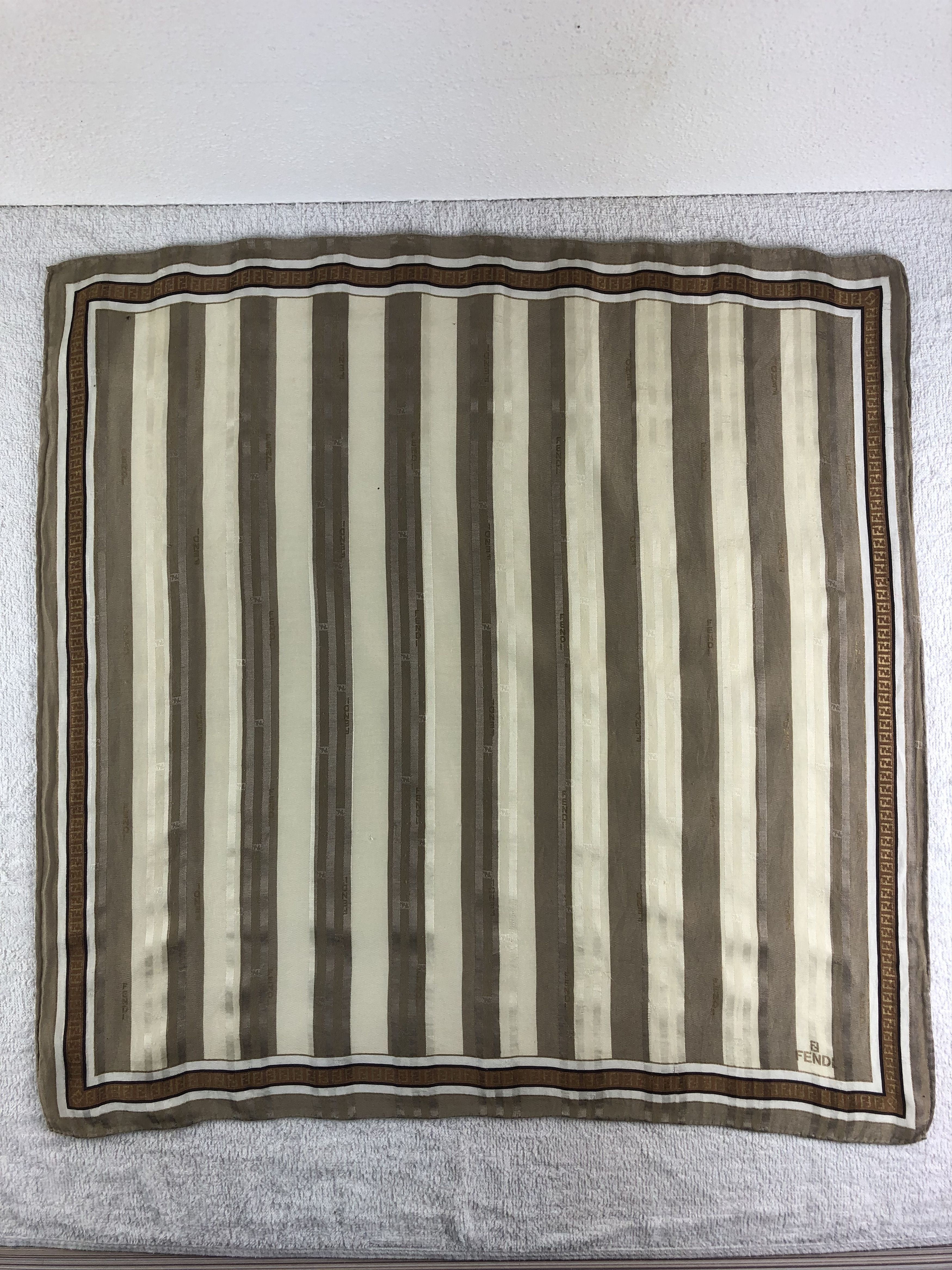Vintage Fendi Handkerchief / Bandana / Neckerchief C224 Size ONE SIZE - 3 Thumbnail