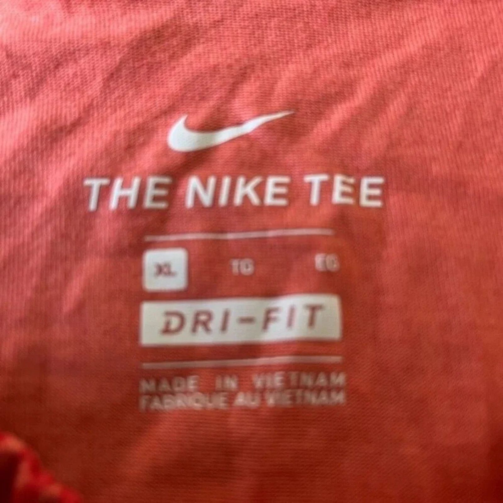 Nike The Nike Tee, size XL. Size US XL / EU 56 / 4 - 2 Thumbnail