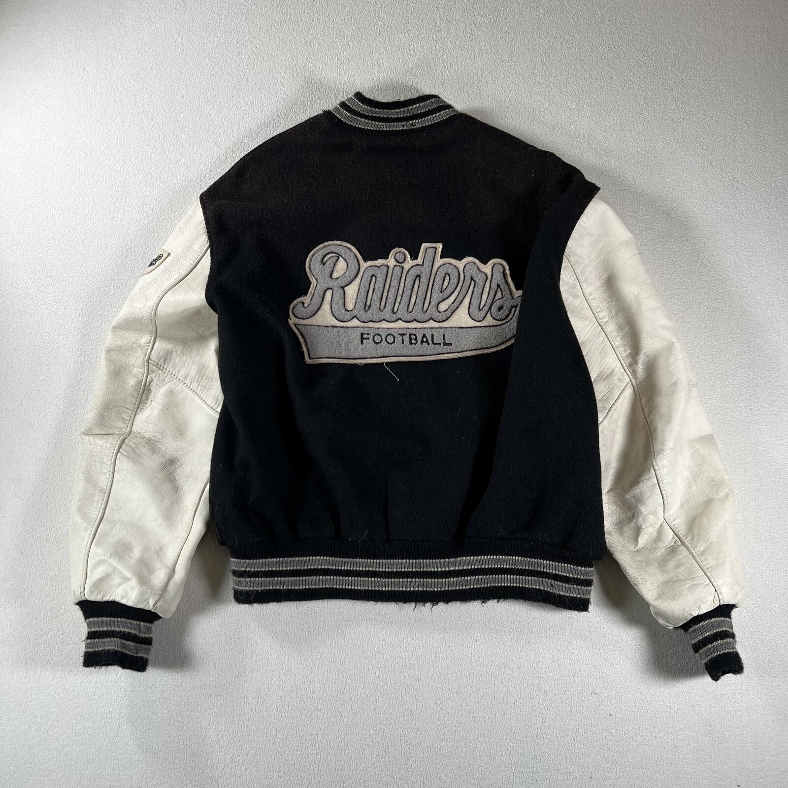 NFL Vintage 90s Los Angeles Raiders NFL Delong Varsity Jacket Size US L / EU 52-54 / 3 - 5 Thumbnail