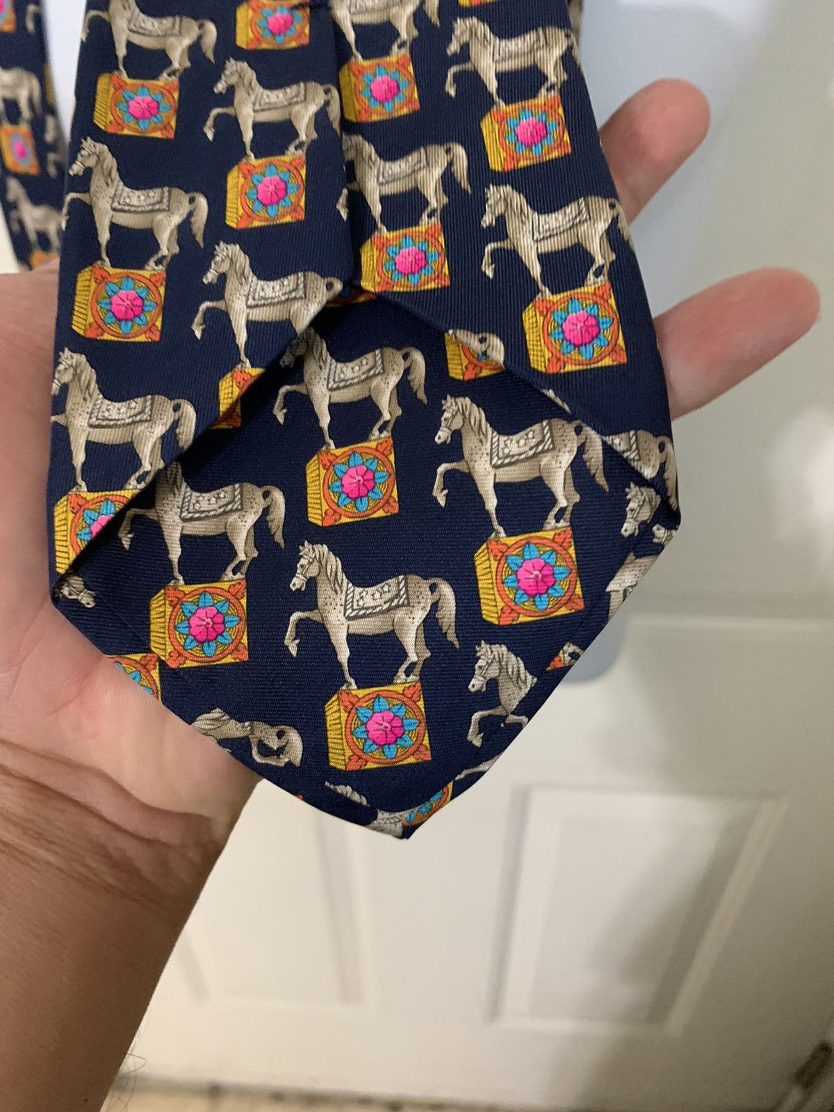 Leonard Paris Show Horses All Silk tie Size ONE SIZE - 7 Thumbnail