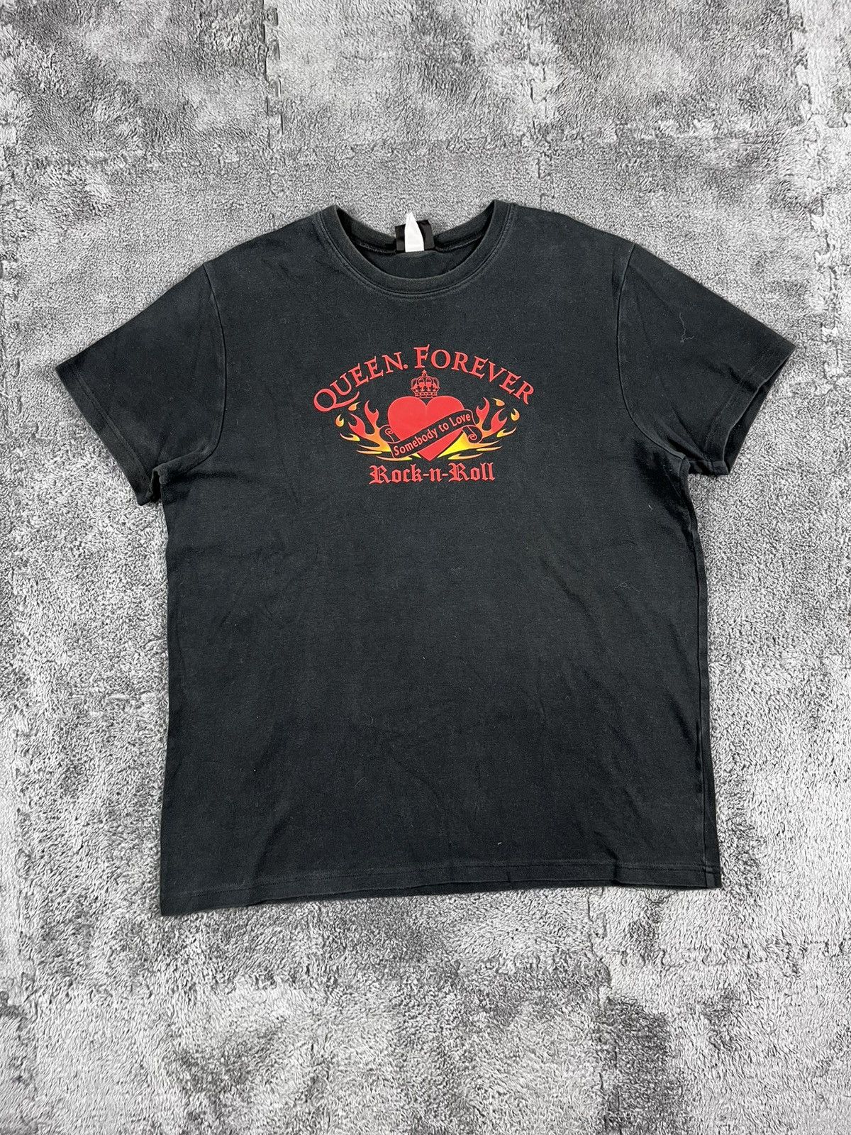 Band Tees Vintage Queen Forever Rock Faded Trashed Tee Big Logo Size US XL / EU 56 / 4 - 1 Thumbnail