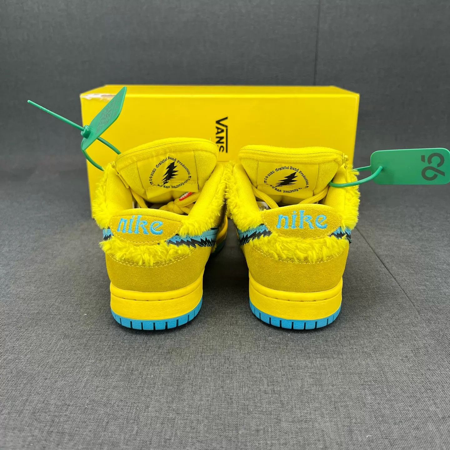 Nike Nike Dunk SB Yellow Dancing Bear 37.5 Worn 2x Boxed Size US 7 / IT 37 - 6 Thumbnail