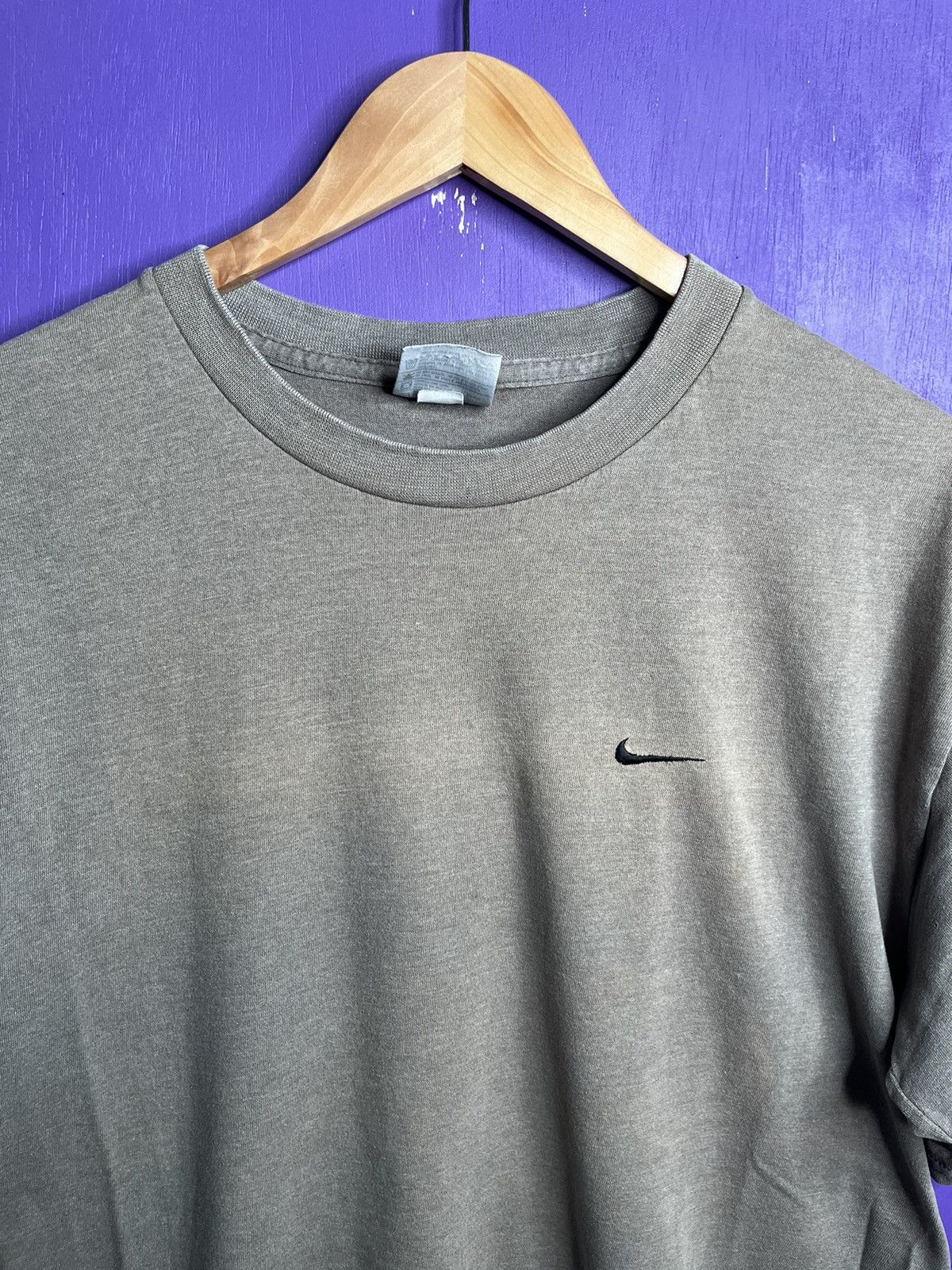 Nike × Vintage Vintage 00s Nike faded charcoal grey swoosh t-shirt Size US M / EU 48-50 / 2 - 3 Thumbnail
