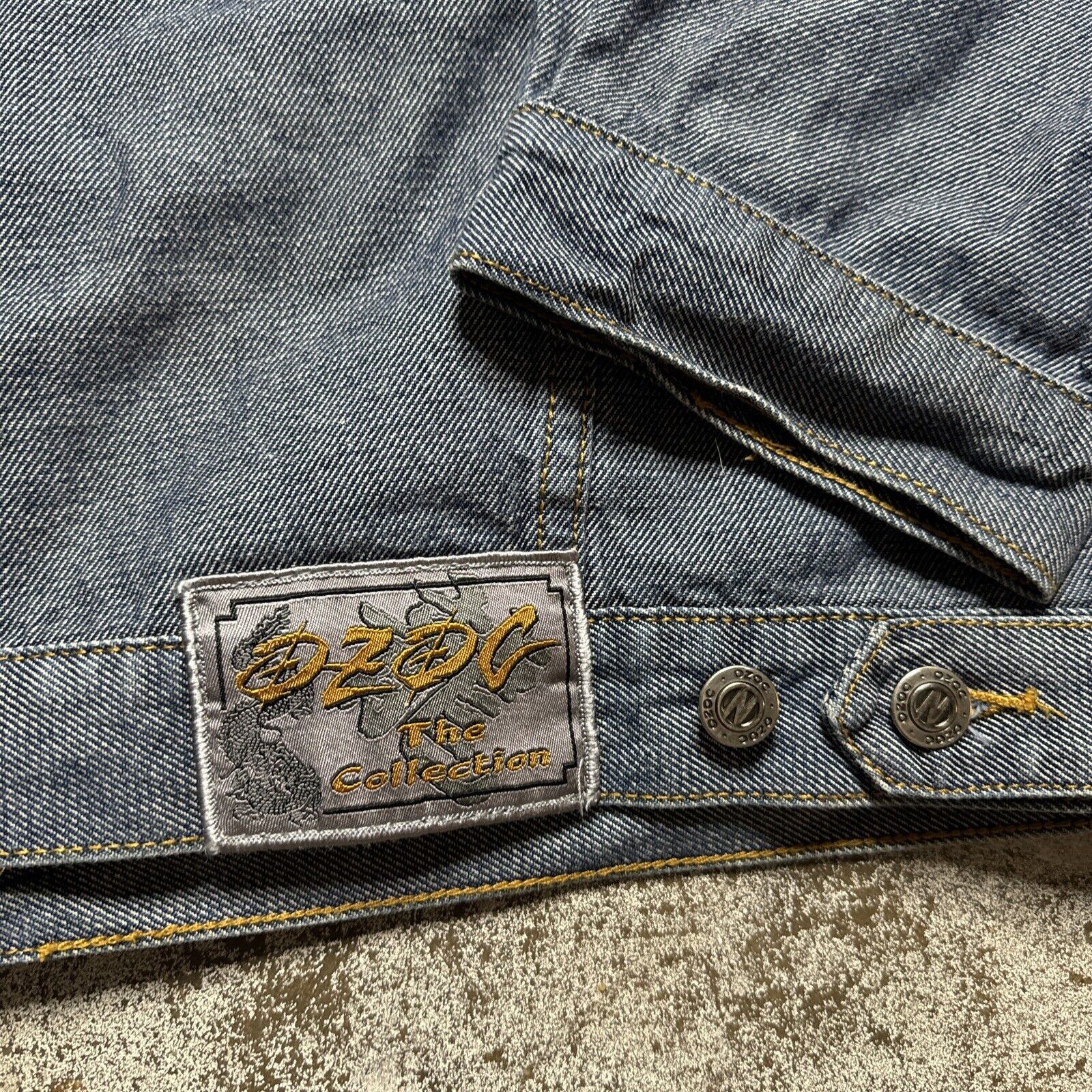 Vintage Ozoc Men's Blue Dragon Embroidered Trucker Denim Jacket XL Size US XL / EU 56 / 4 - 5 Thumbnail