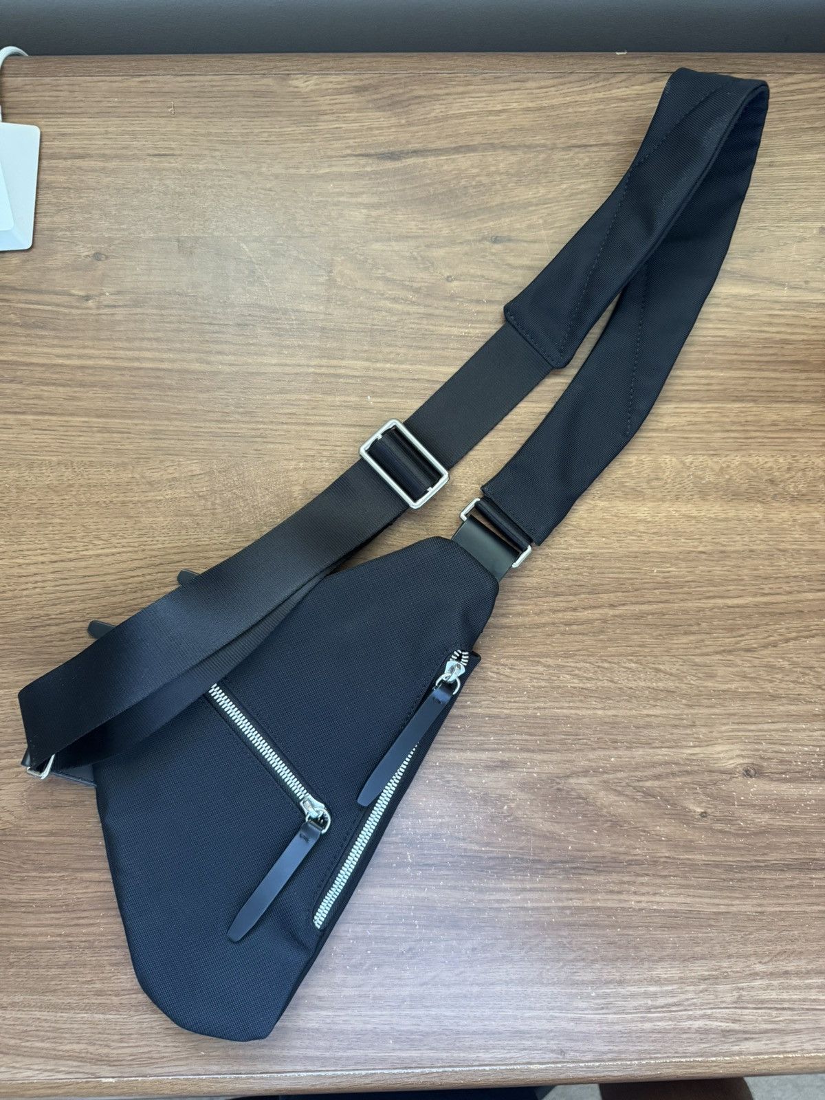 Georg Jensen George Jenson Triangluar slingbag Size 32 - 2 Thumbnail