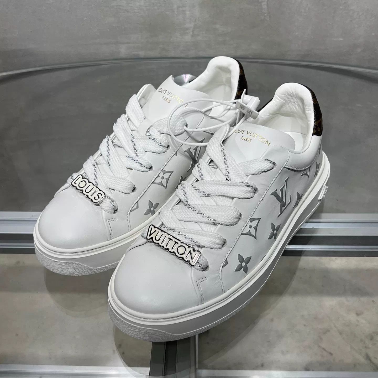 Louis Vuitton LV Time Out Sneaker Silver White Embossed UK2 Size US 5.5 / IT 35.5 - 2 Thumbnail