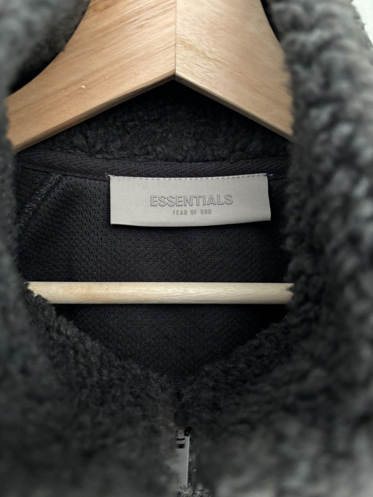 Fear of God Fear of God Essentials Fleece Zip-Up Sweatshirt charcoal XS Size US XS / EU 42 / 0 - 3 Thumbnail