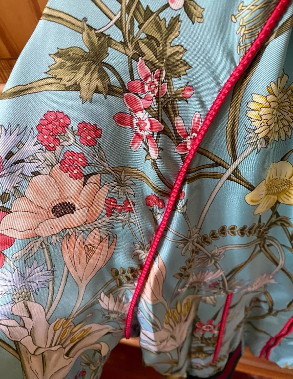 Gucci gucci floral bomber jacket size small . Size S / US 4 / IT 40 - 3 Thumbnail