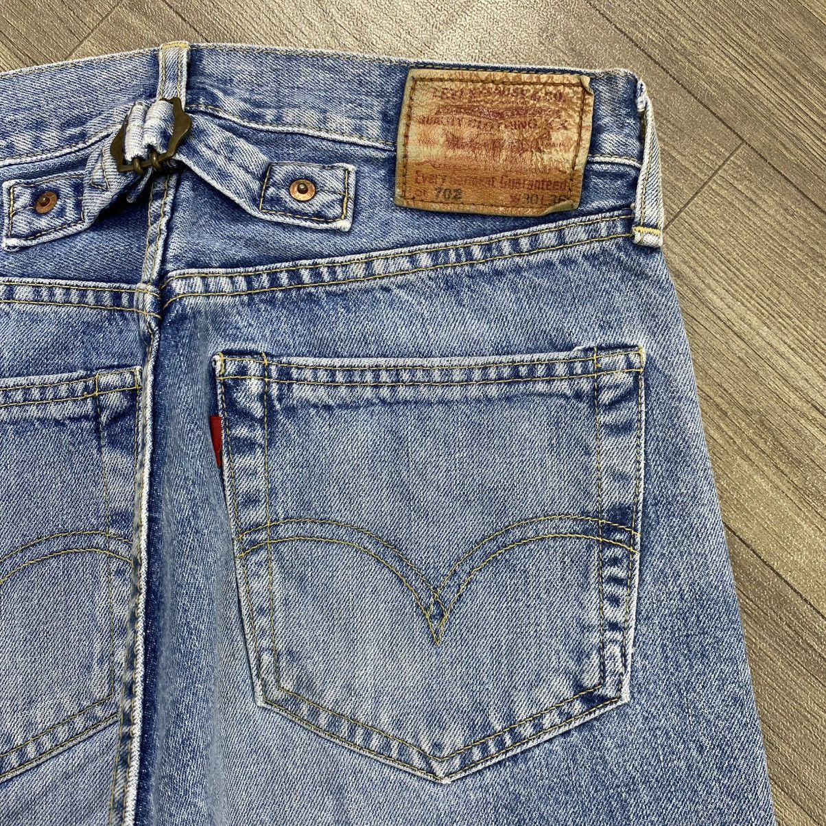 Levi's Vintage Clothing 🇯🇵 1990s Vintage Levis 702xx Selvedge Buckle Back Faded Jeans Size US 30 / EU 46 - 17 Thumbnail