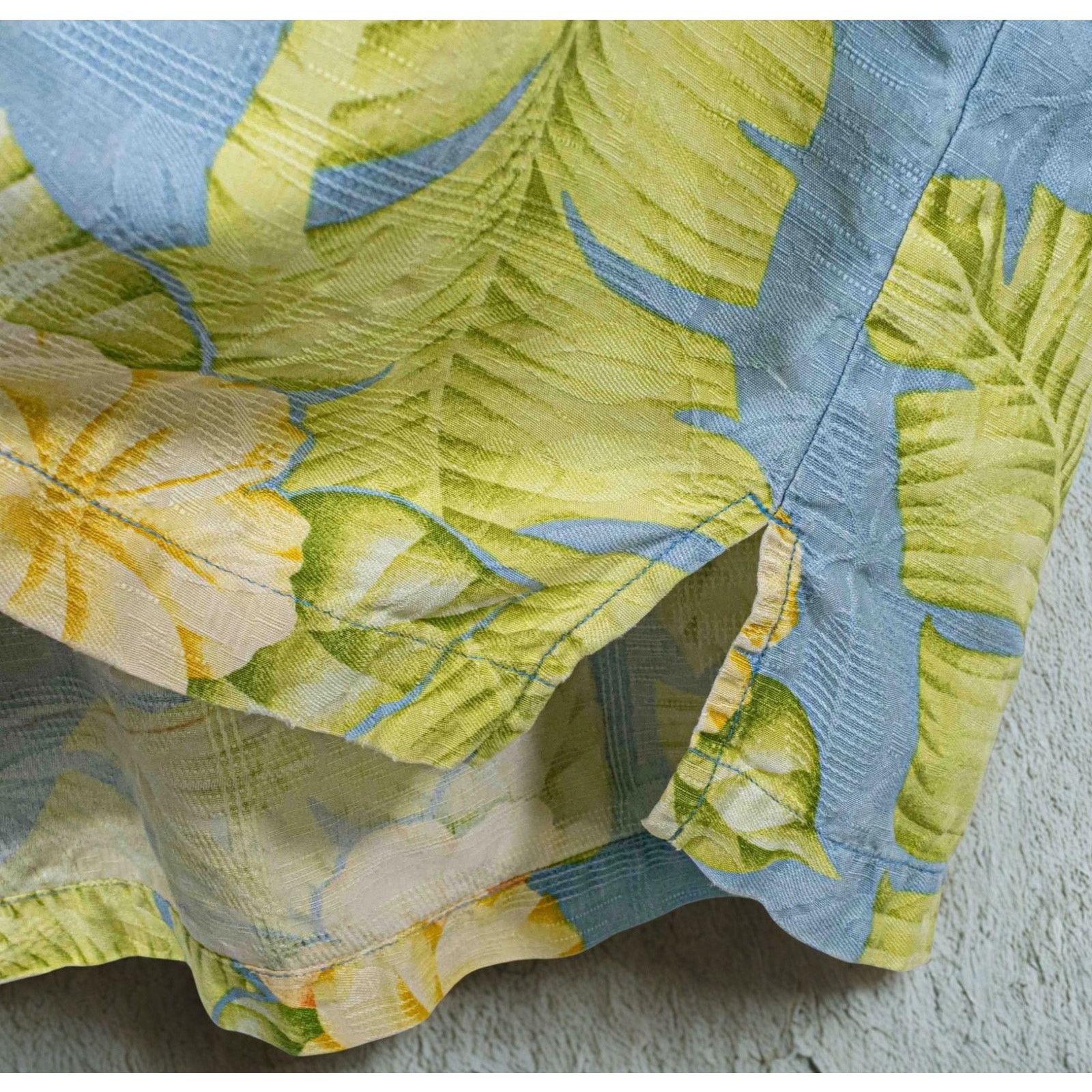 Tommy Bahama Tommy Bahama Silk Hawaiian Shirt XL Floral Camp Collar Loop Size US XL / EU 56 / 4 - 5 Thumbnail