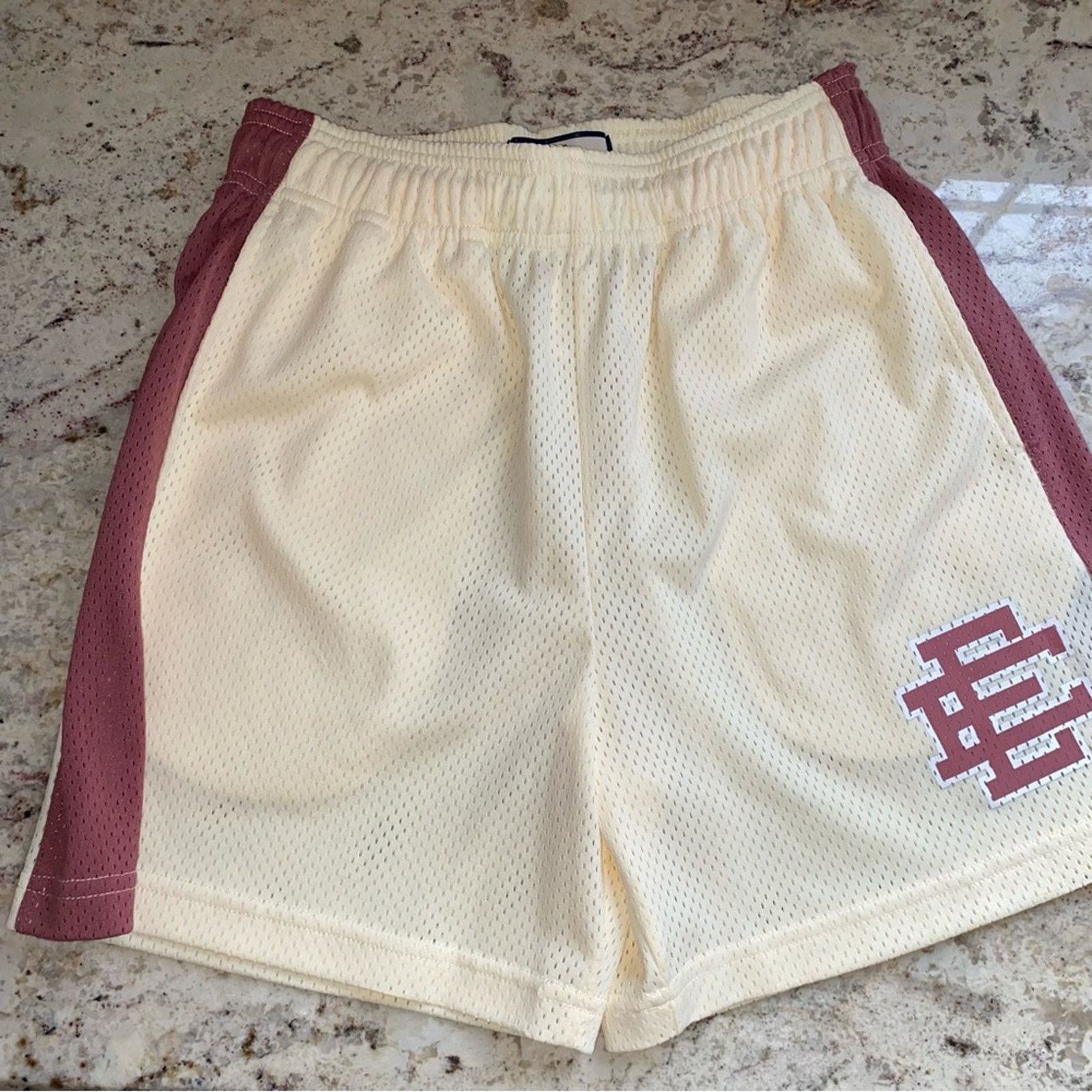 Eric Emanuel Eric Emanuel Basic Shorts Burgundy Cream Colorway Short S Size US 28 / EU 44 - 2 Thumbnail