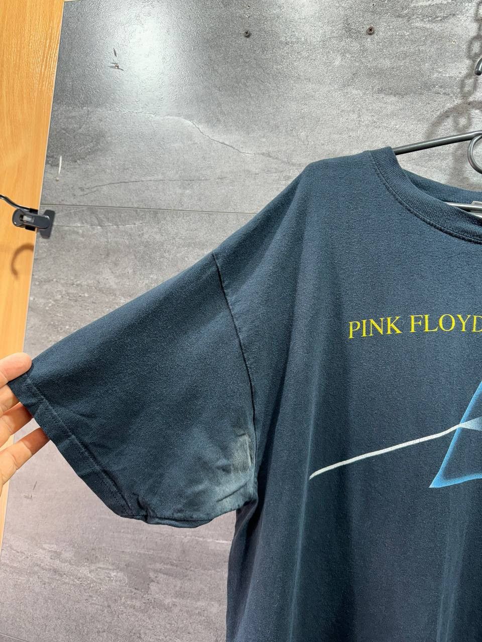 Anvil Vtg 1996 PINK FLOYD DARK SIDE OF THE MOON TEE Shirt Anvil Size US XL / EU 56 / 4 - 3 Thumbnail