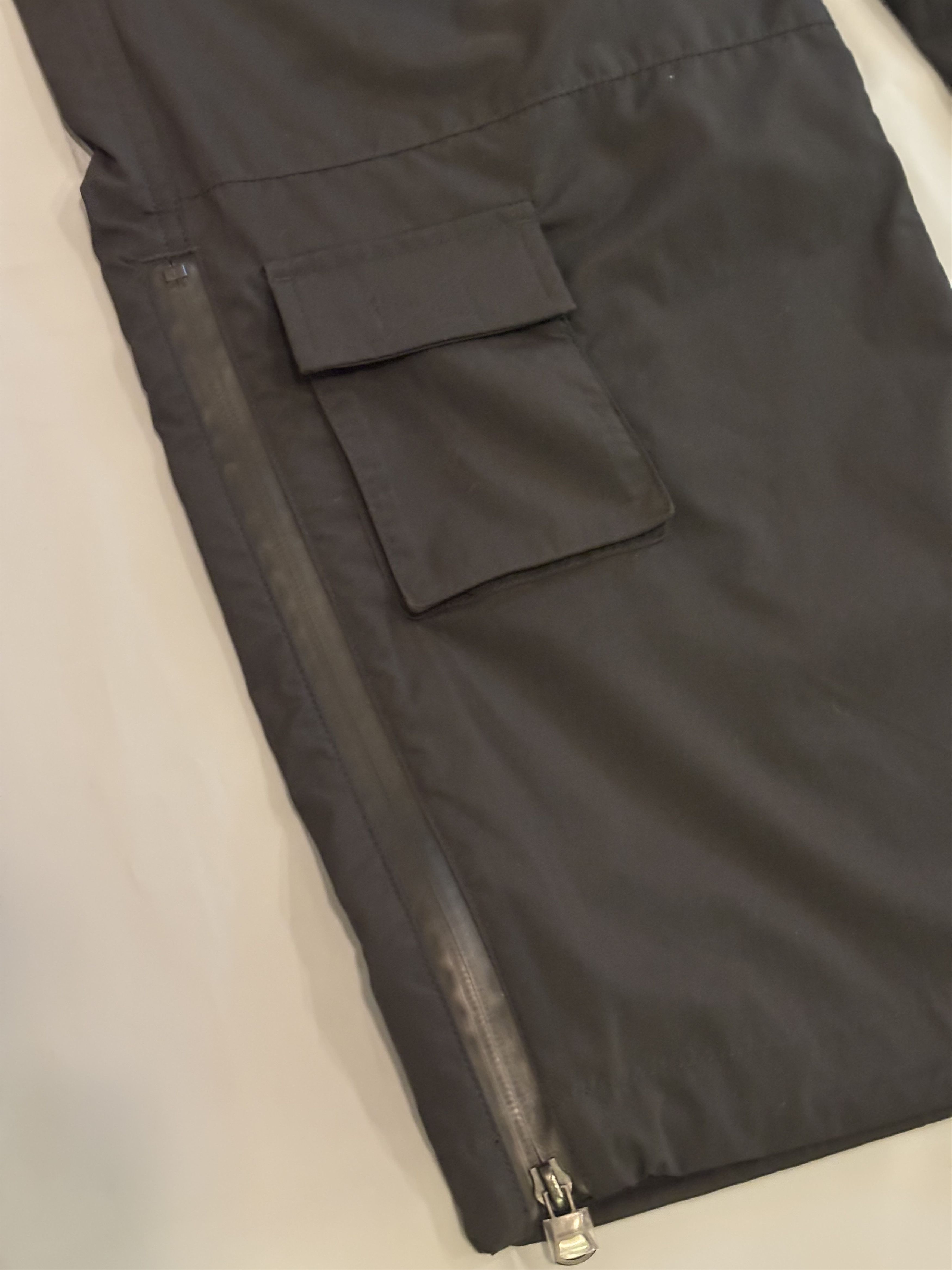 Burberry Pantalon jogging cargo Burberry noir en tbe Size US 32 / EU 48 - 6 Thumbnail