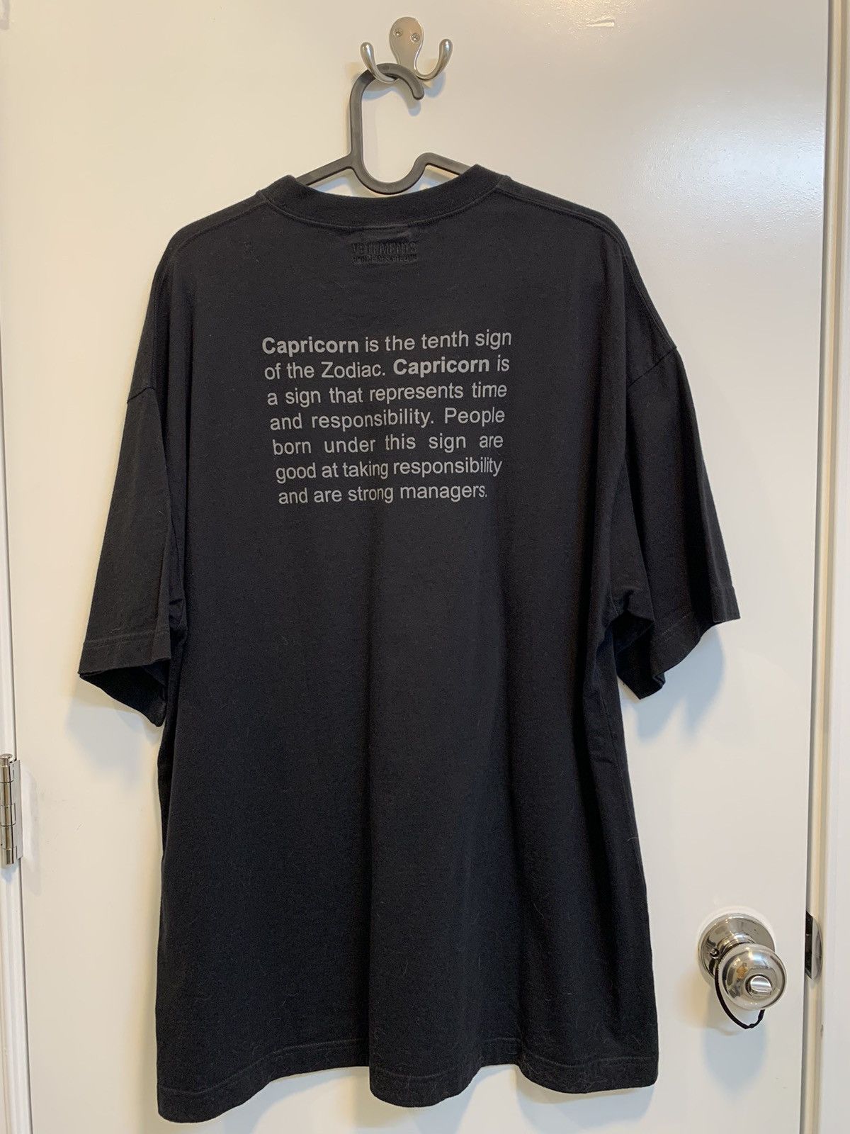 Vetements Vetements Capricorn Tee Size US M / EU 48-50 / 2 - 2 Thumbnail