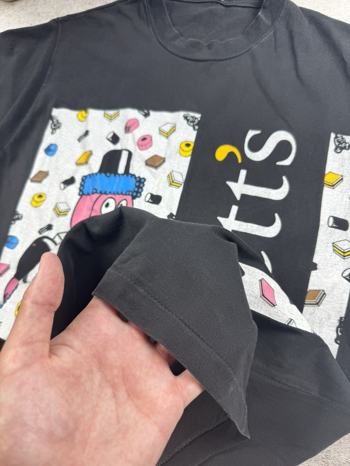 Vintage Vintage 80's Bertie Bassett’s Liquorice Allsorts Candys T-Shirt SingleStitch Size US S / EU 44-46 / 1 - 9 Thumbnail