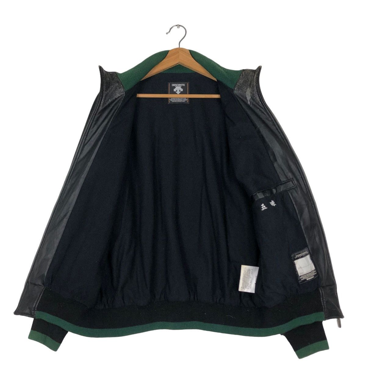 Japanese Brand Vintage Bomber Jacket Descente Big Logo Embroidered Jaguars Size US M / EU 48-50 / 2 - 13 Thumbnail