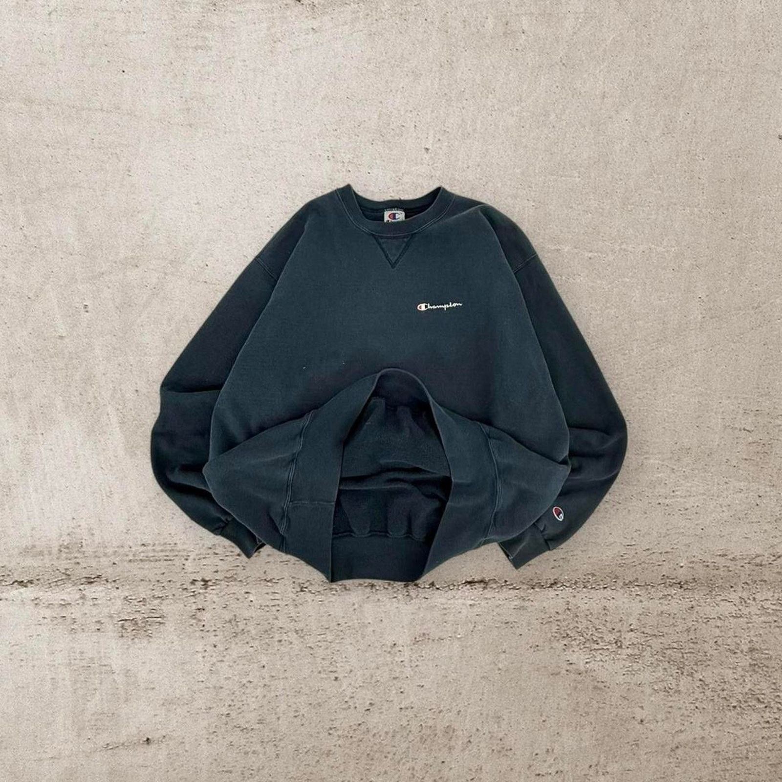 Champion Vintage 90s champion baggy navy crewneck sweatshirt Size US XXL / EU 58 / 5 - 1 Thumbnail