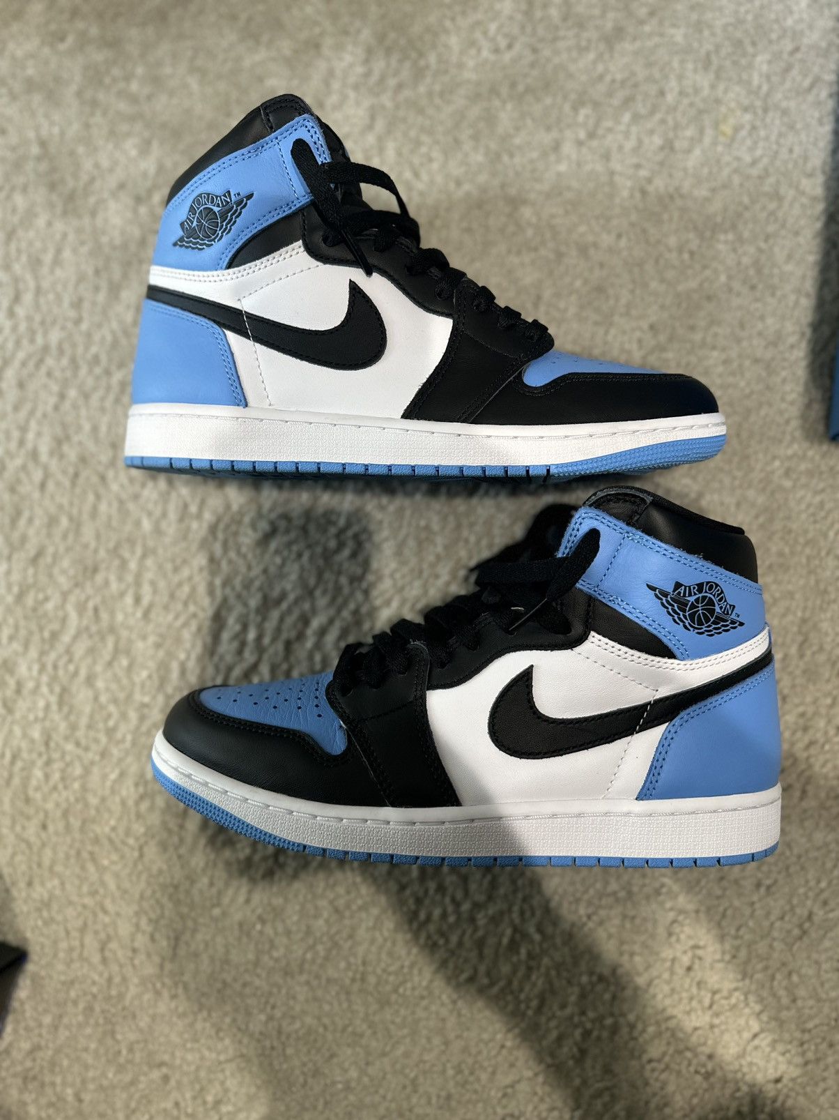Jordan Brand Air Jordan 1 Retro High OG ‘UNC Toe’ Size US 9 / EU 42 - 6 Thumbnail