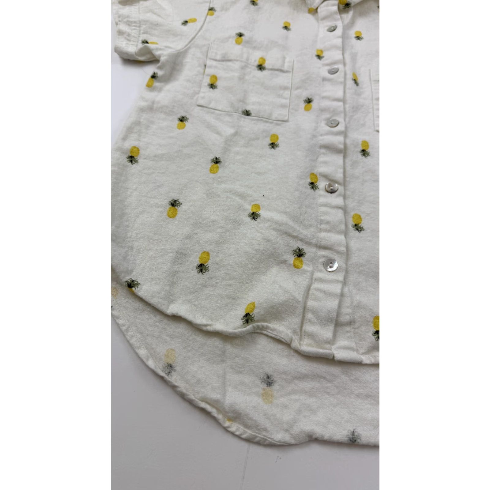 Vintage VINTAGE Rae Dunn Shirt Womens XS White Yellow Pineapple Print Linen Blend Button Up Size XS / US 0-2 / IT 36-38 - 3 Thumbnail