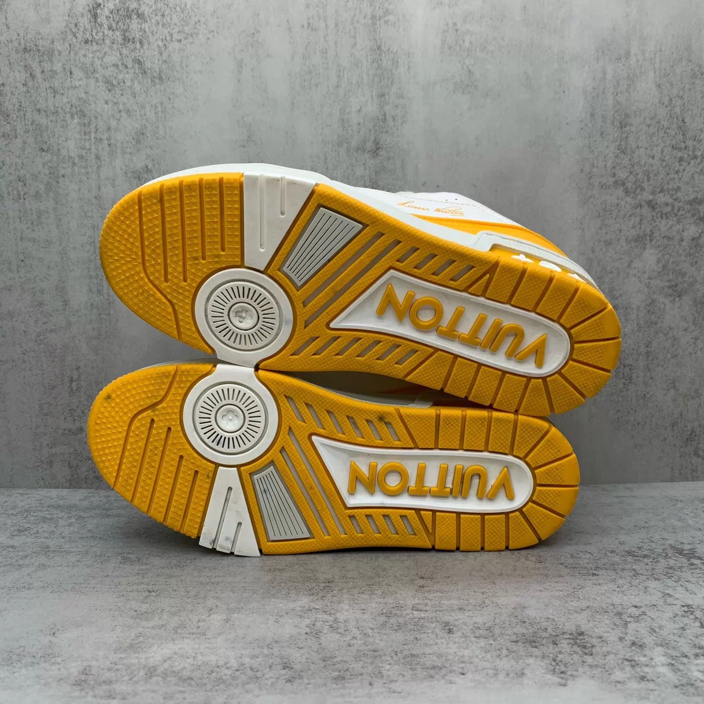 Louis Vuitton Lv Trainer White Yellow 36.5 98 New Size US 6 / IT 36 - 7 Thumbnail