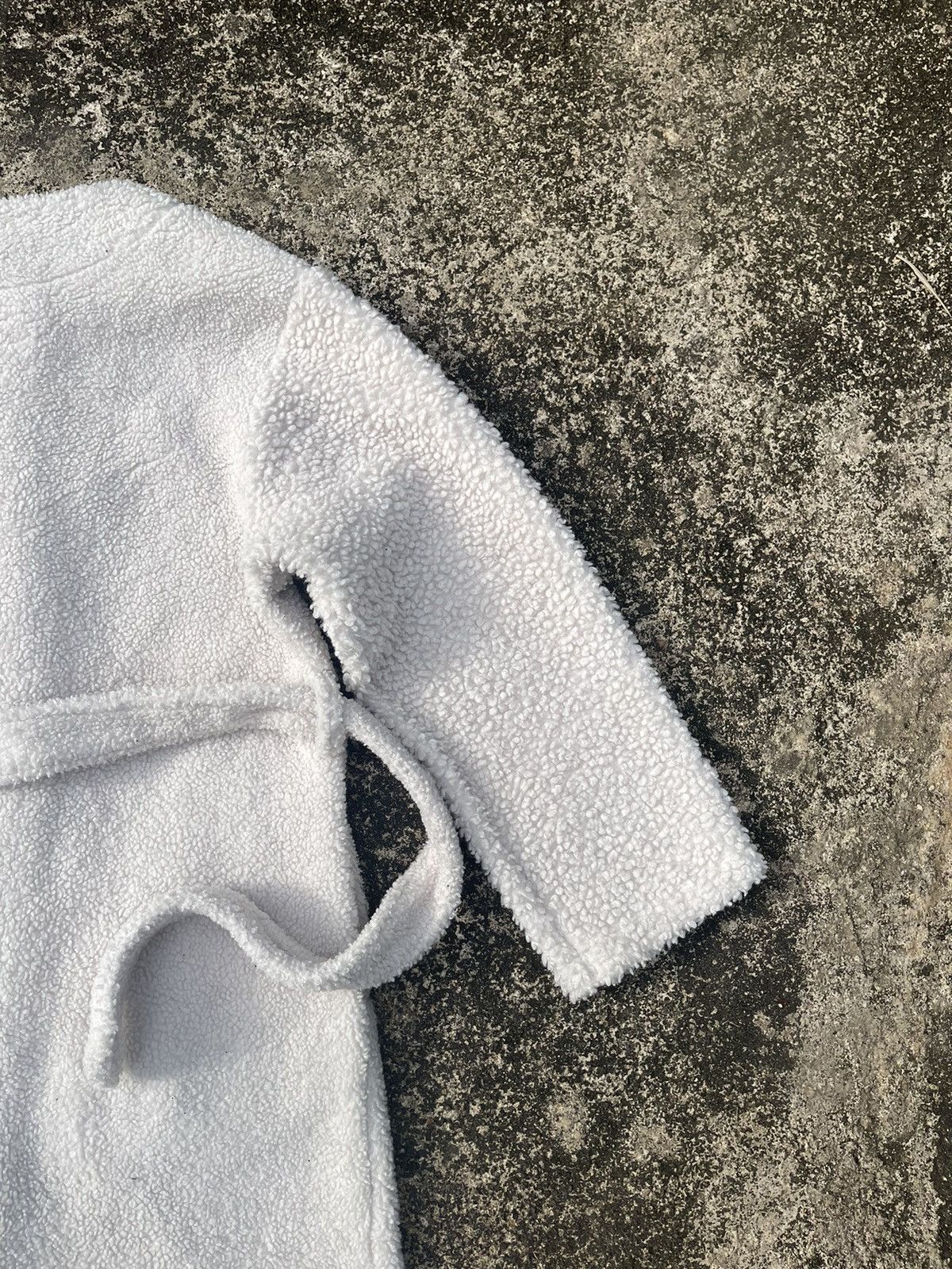 JW Anderson × Uniqlo JW Anderson x Uniqlo White Fleece Belted Coat M Size US M / EU 48-50 / 2 - 15 Thumbnail