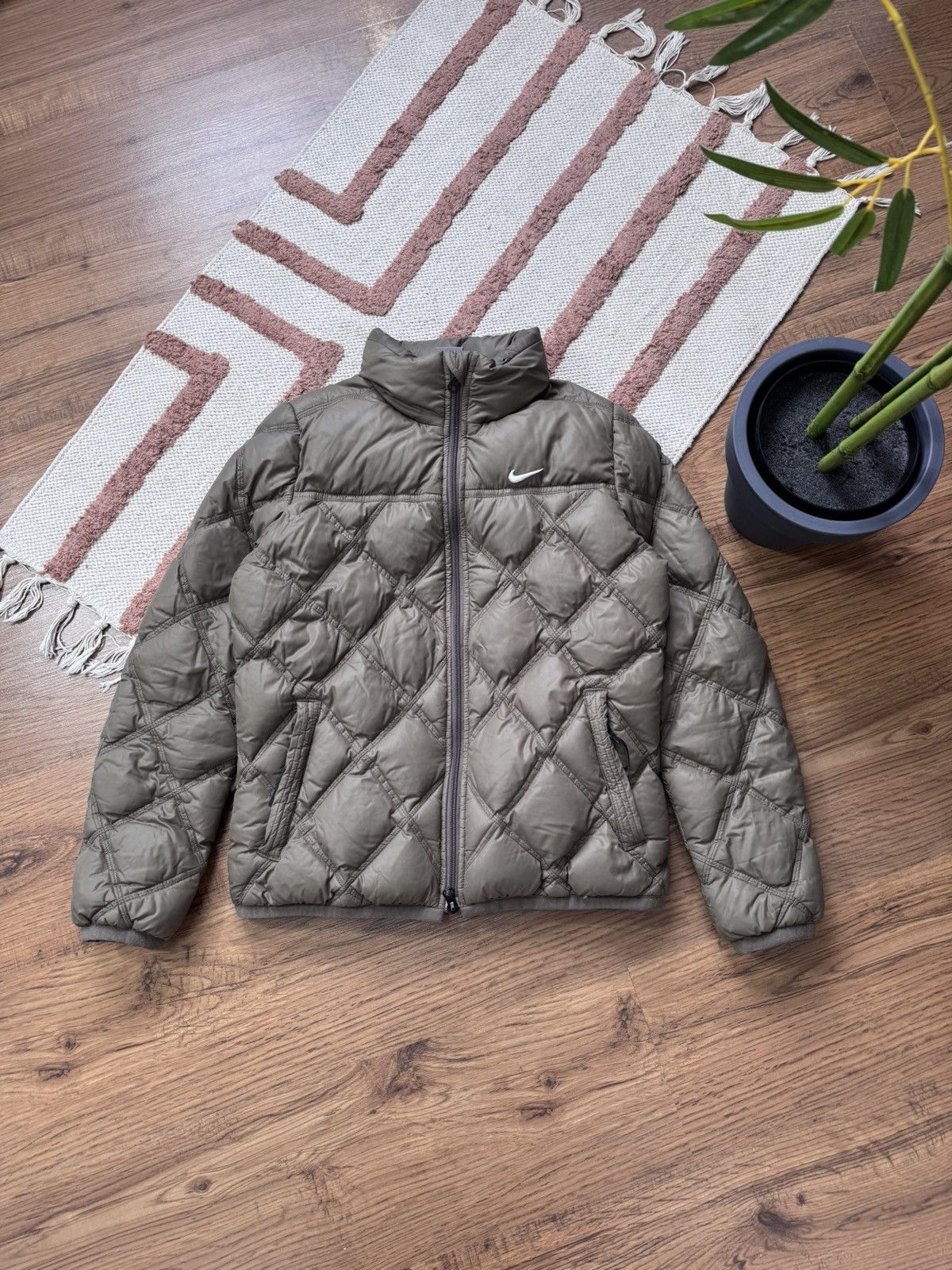Nike VINTAGE NIKE 2000s QUILTED STYLE DOWN PUFFER JACKET Size S / US 4 / IT 40 - 1 Thumbnail