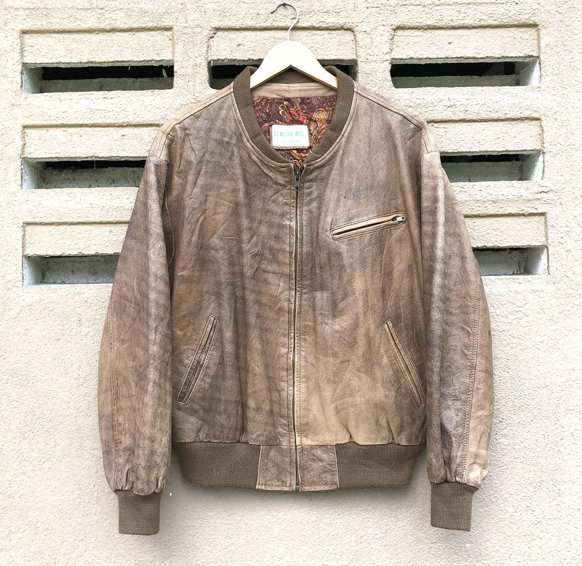 Vintage Vintage LEISURE BEE. M.K Cow Leather Bomber Jacket Size US M / EU 48-50 / 2 - 7 Thumbnail