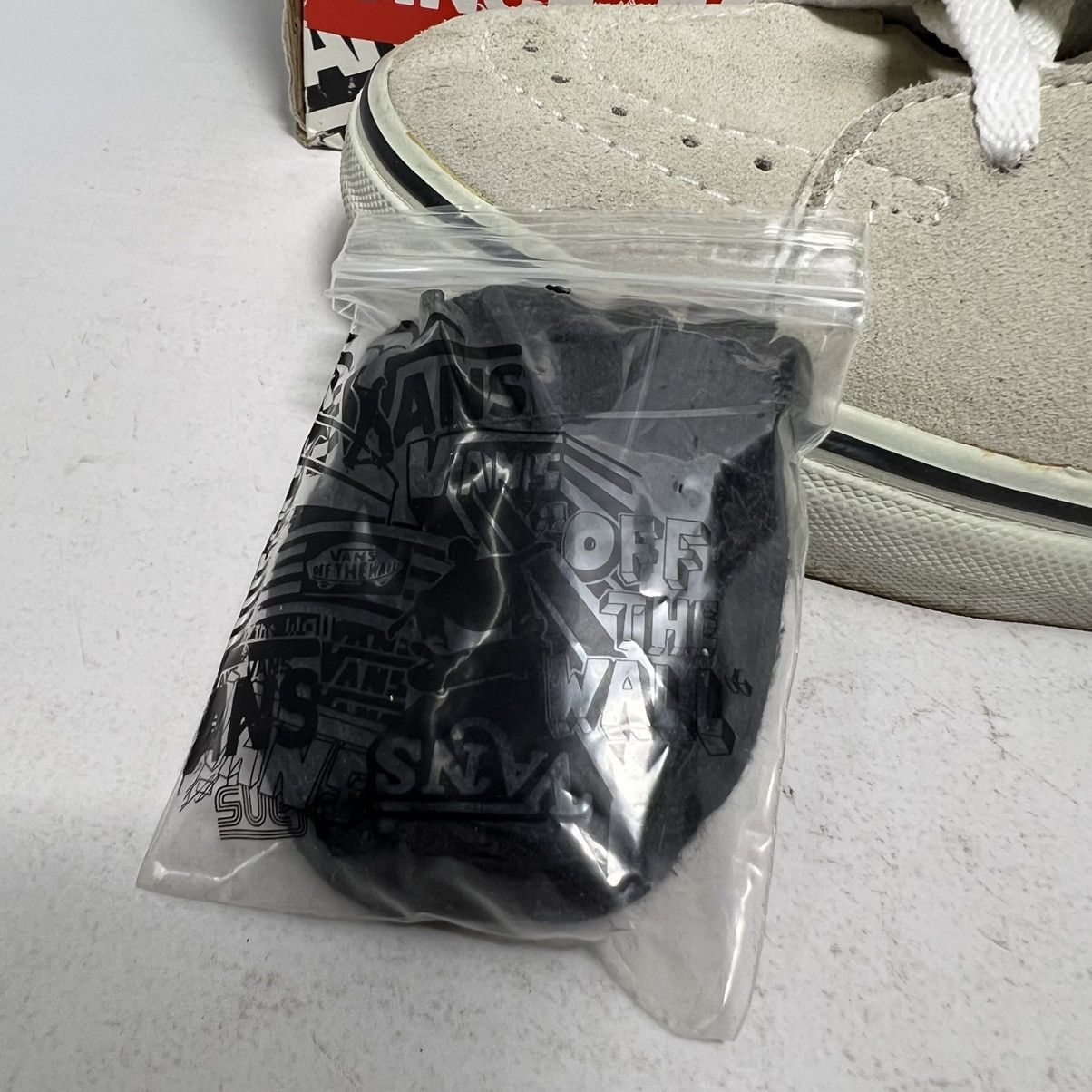 Supreme × Vans × Vintage Supreme x Vans SK8 Hi FBI Classified White 2004 RARE w/ Box Size US 9.5 / EU 42-43 - 15 Thumbnail