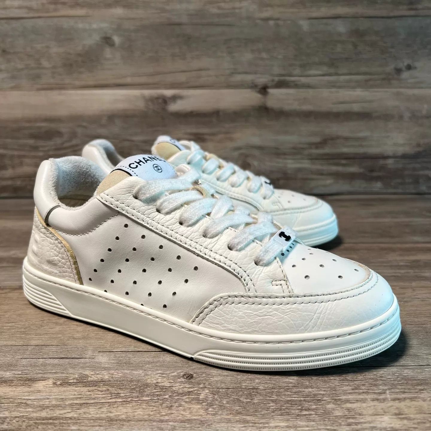 Chanel Chanel 22P White Sneaker 37.5 Size US 7 / IT 37 - 2 Thumbnail