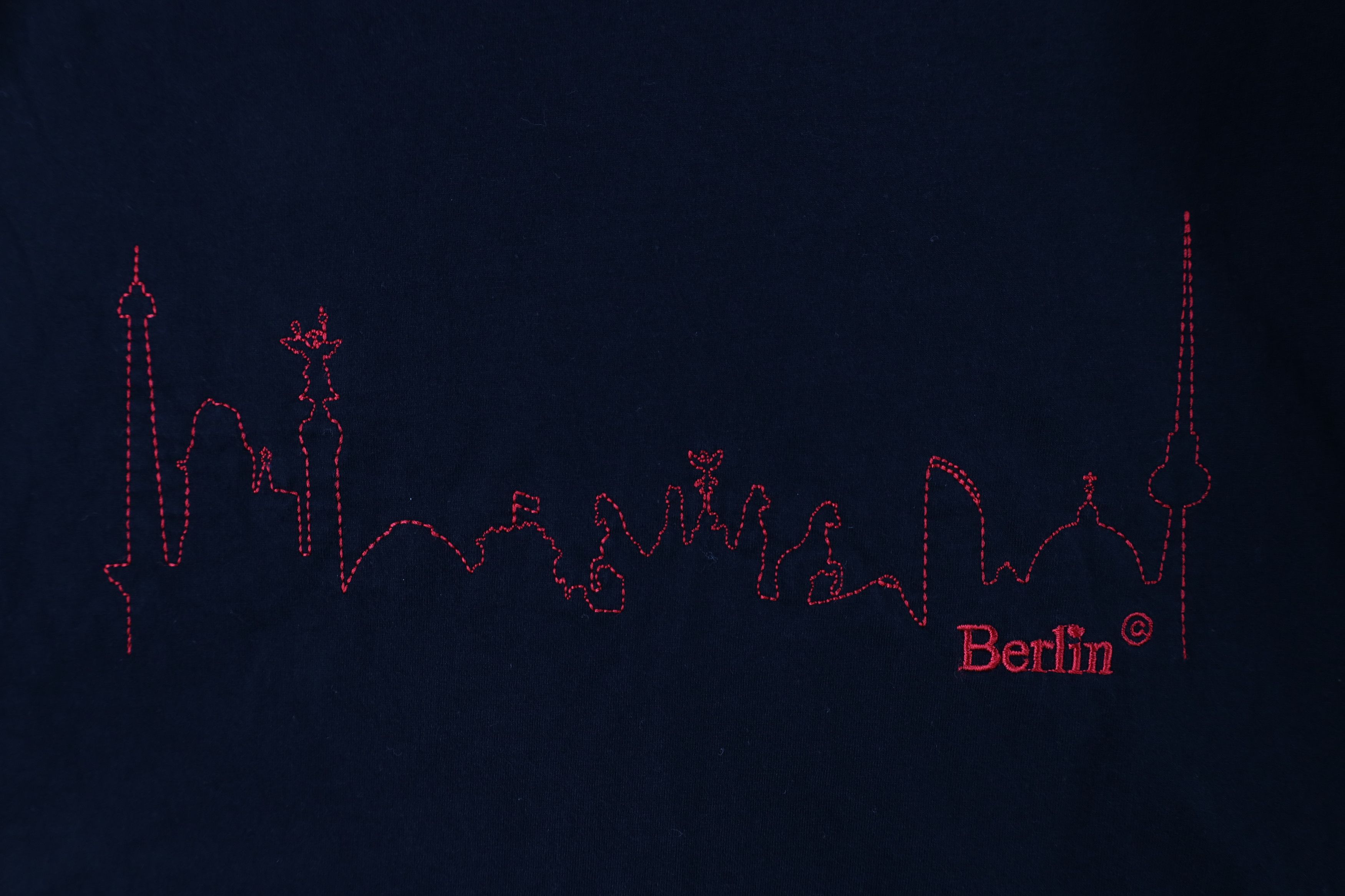 Vintage Vintage 90s Y2K Streetwear Spell Out Berlin Germany T-Shirt Size US M / EU 48-50 / 2 - 4 Thumbnail