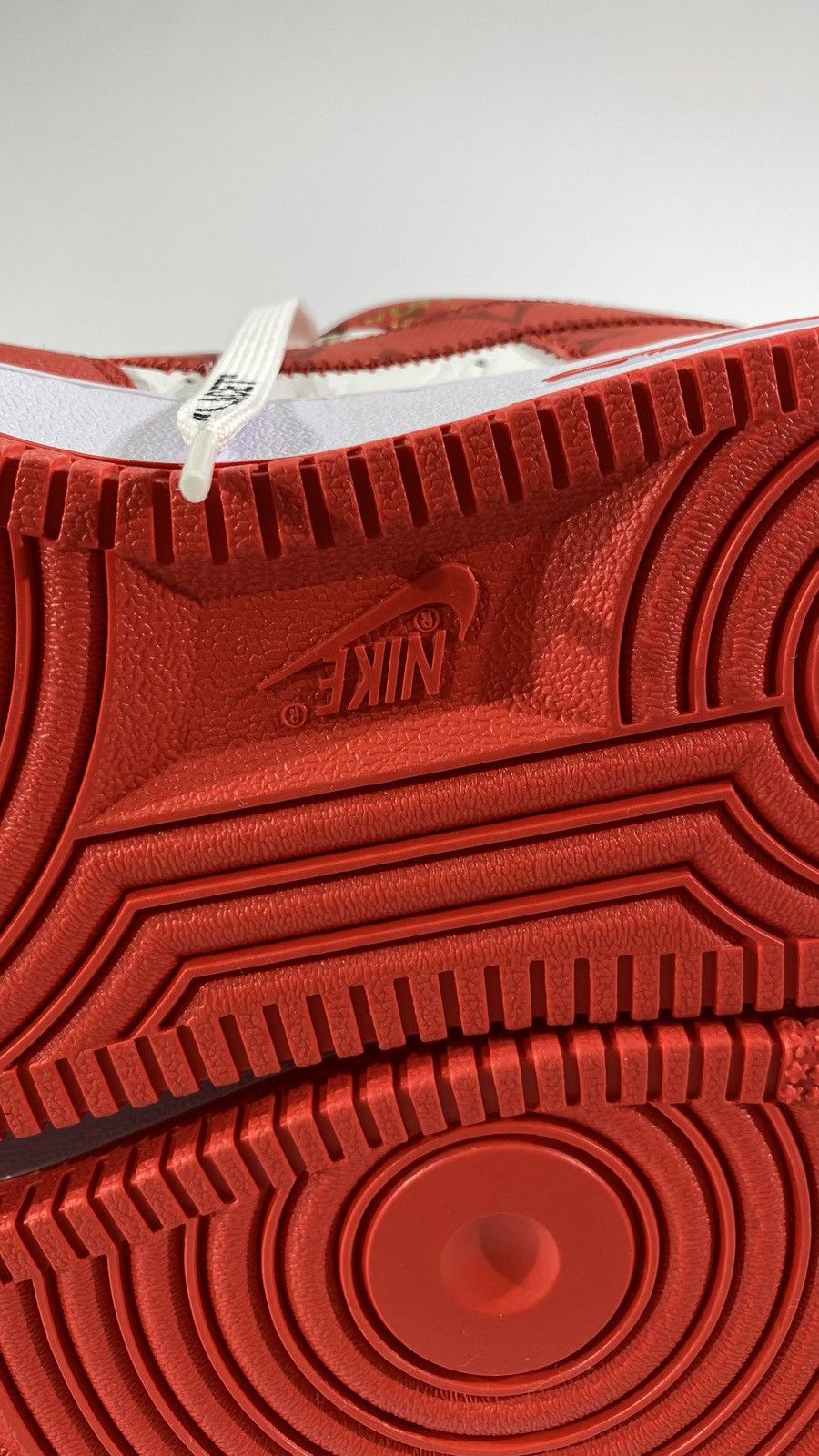 Louis Vuitton Louis Vuitton X Nike 8.5 Air Force 1 White Red Virgil Abloh Size US 8.5 / EU 41-42 - 12 Thumbnail