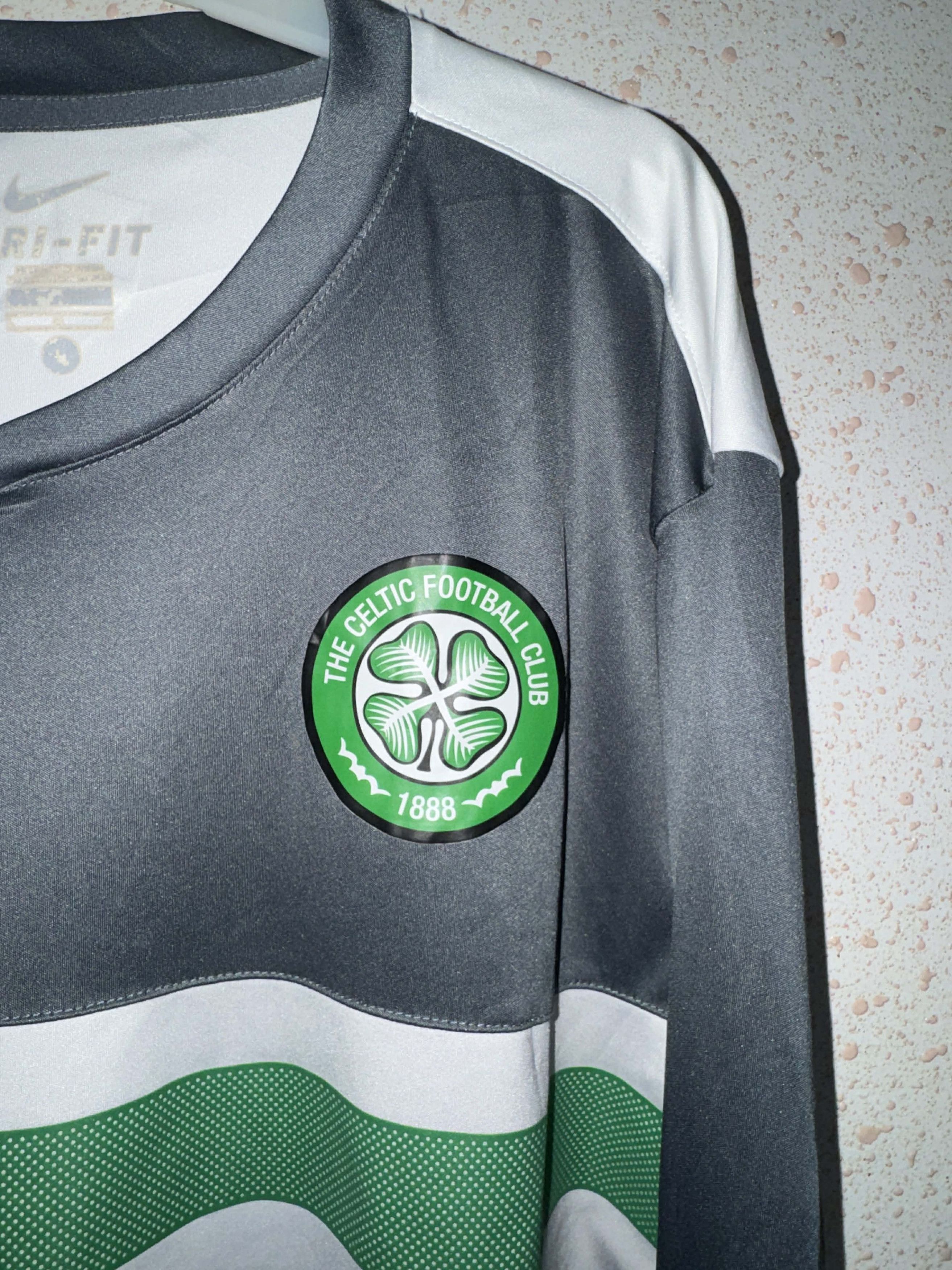 Nike Celtic 2011/12 Training Long Sleeves Nike Shirt Size US L / EU 52-54 / 3 - 4 Thumbnail
