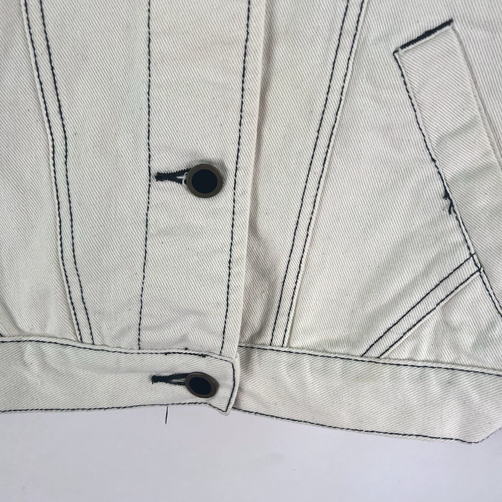 Vintage Carole Little Vintage Aztec Beaded Denim Jacket Womens Size 4 Ivory Geometric Beaded Mid-Length Jacket Size S / US 4 / IT 40 - 4 Thumbnail