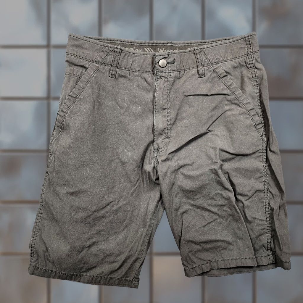 Wrangler Wrangler Shorts 32x10 Black Chino Casual Stretch Hiking Outdoor Men’s Regular Inseam 10" Zip Flat Front Overall Mens Size US 32 / EU 48 - 1 Thumbnail