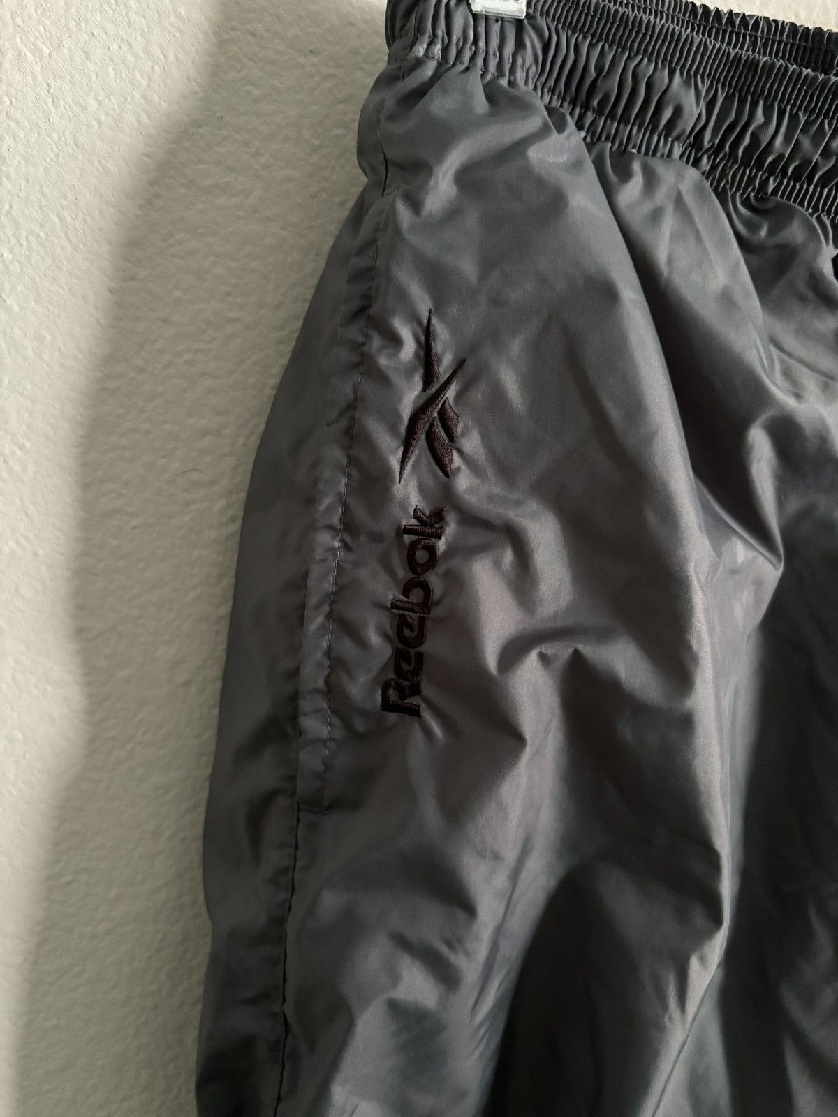 Reebok VINTAGE REEBOK GREY TRACKPANTS Size US 29 - 6 Thumbnail