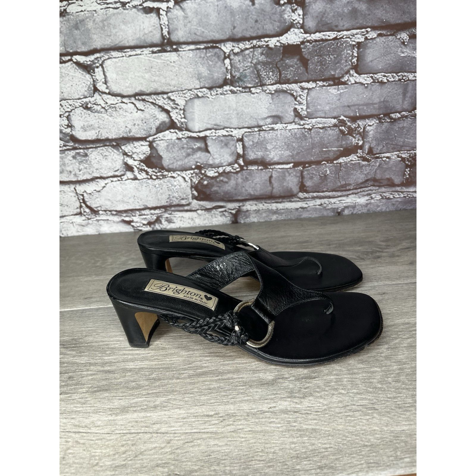 Brighton Brighton Tawny Black Leather Heel Buckle Thong Italy Sandals Size US 7.5 / IT 37.5 - 11 Thumbnail
