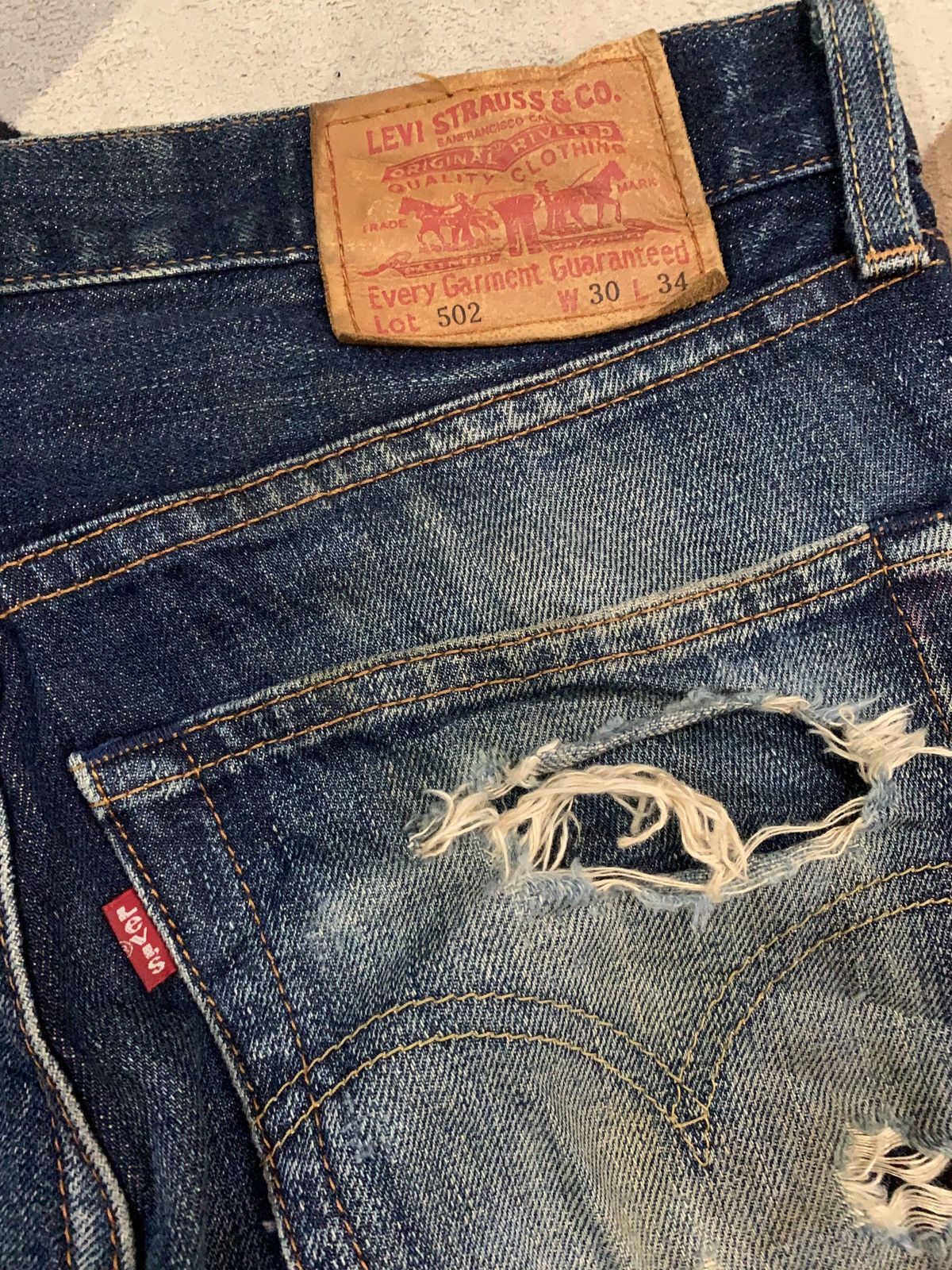 Levi's Vintage 90s Levis 502 Blue Wash Relaxed Fit Ripped Jeans Size US 30 / EU 46 - 12 Thumbnail