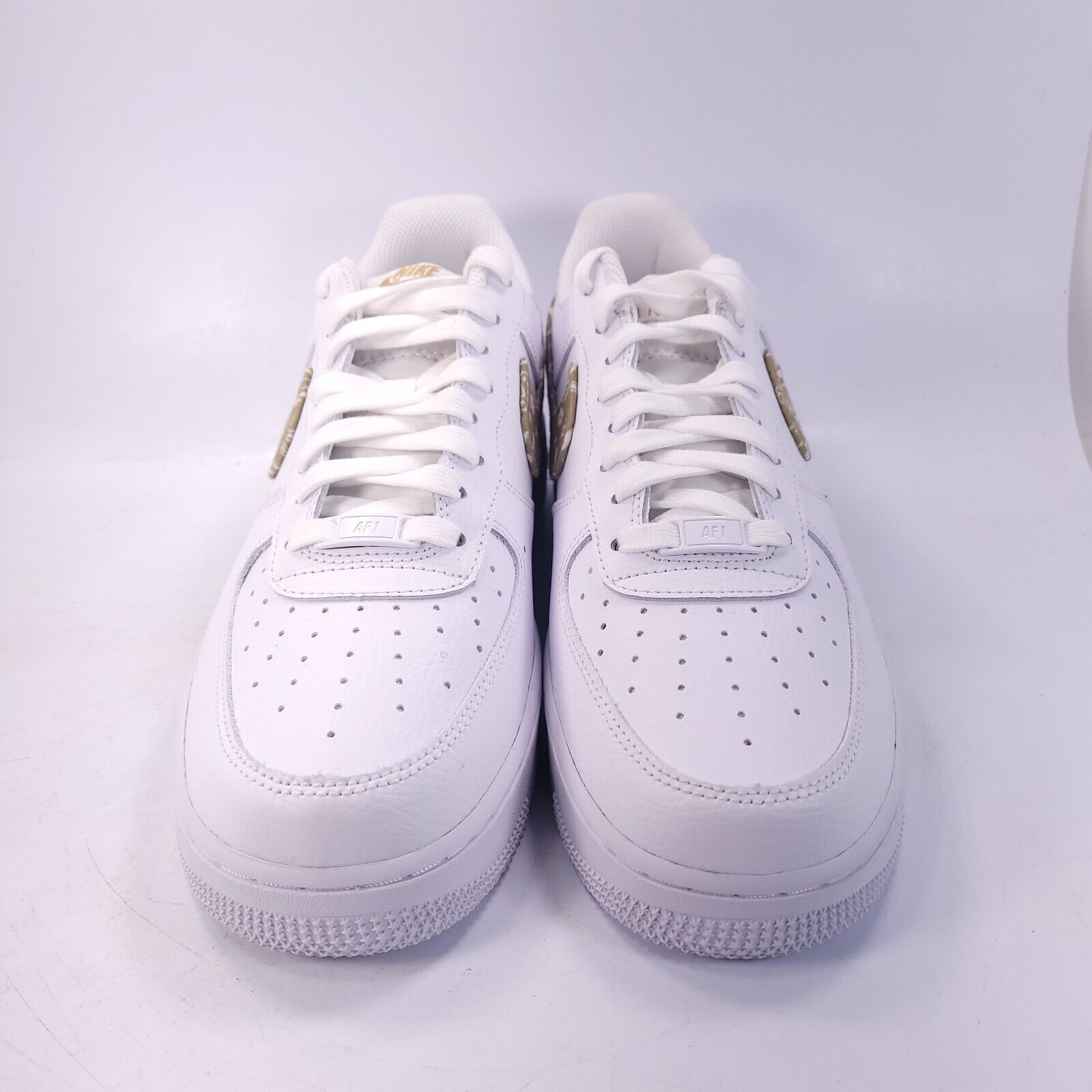 Nike Nike Air Force 1 '07 ESS Shoe Women Size 11 DJ9942-101 White Size US 11 / IT 41 - 2 Thumbnail