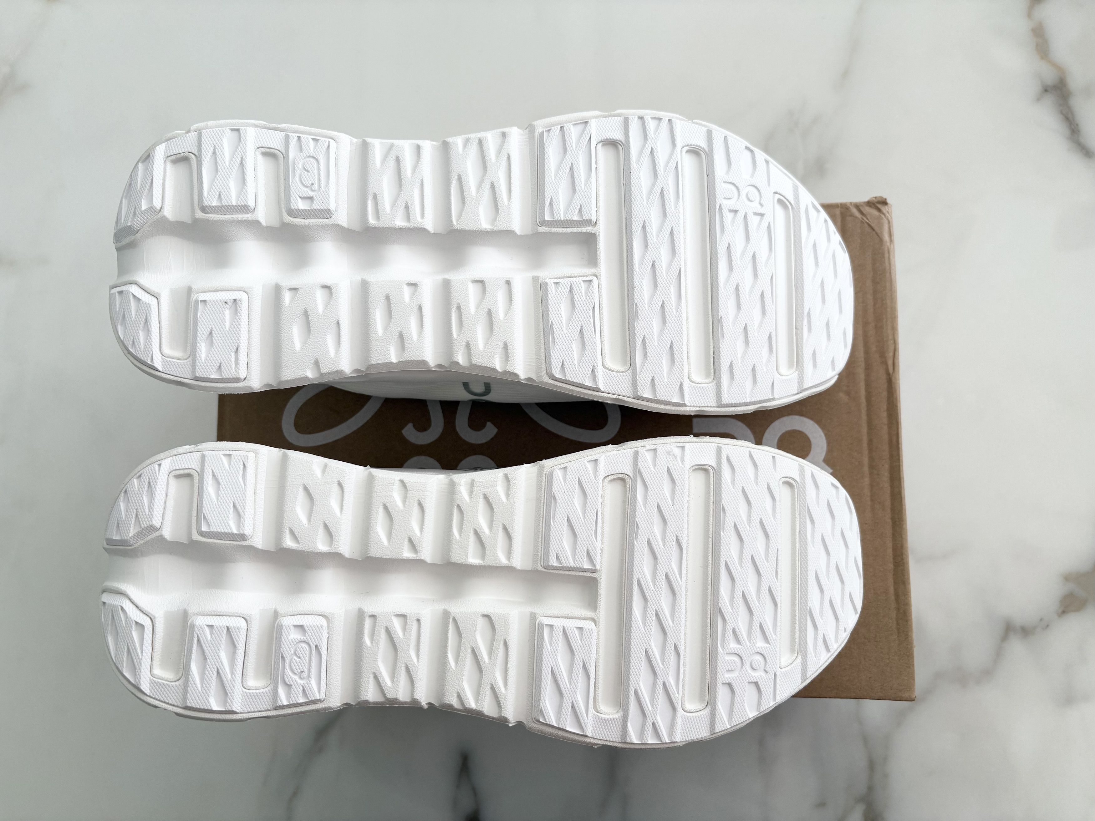 Loewe × On On Running Cloudtilt LOEWE All White Size US 8.5 / EU 41-42 - 8 Thumbnail
